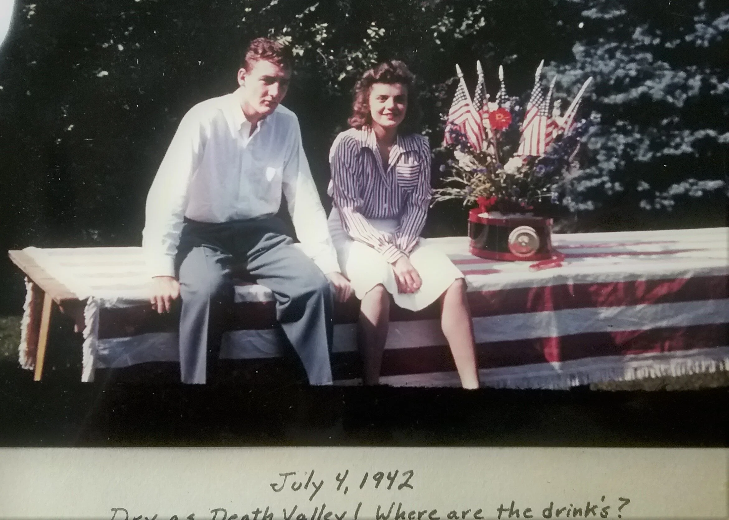 mom and dad july 4 1942.jpg