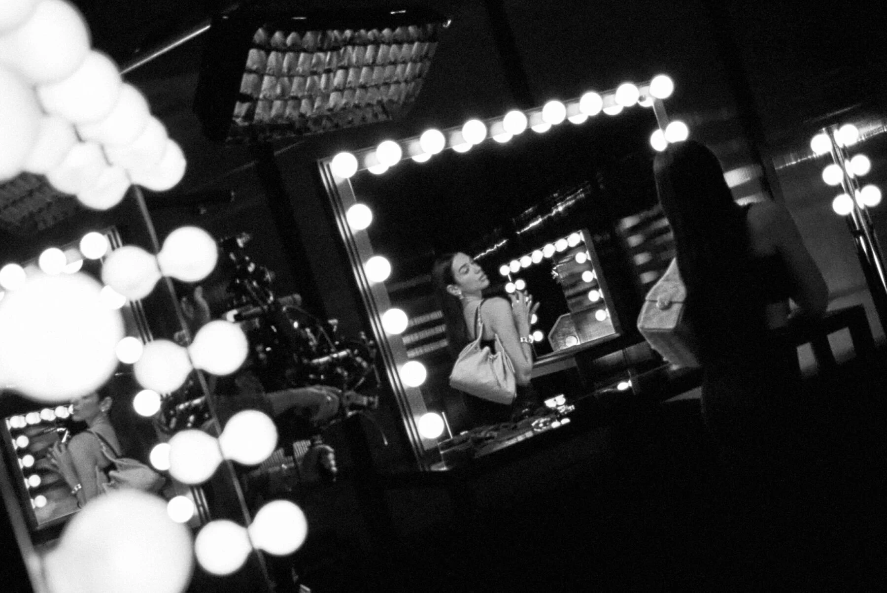 The-CHANEL-25-handbag-ad-campaign_Making-of_photo-CHANEL-4.jpeg