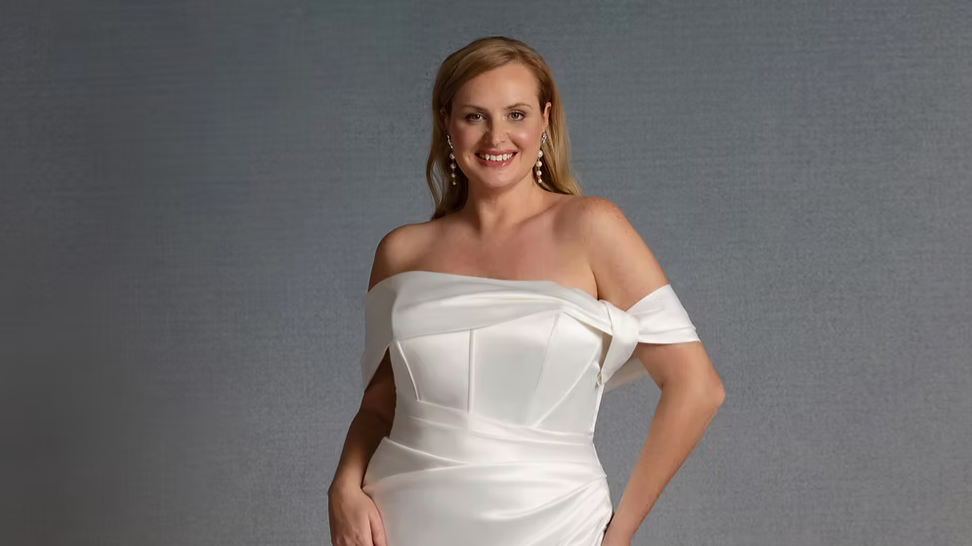 Plus sized bride in Millie Grace wedding dress