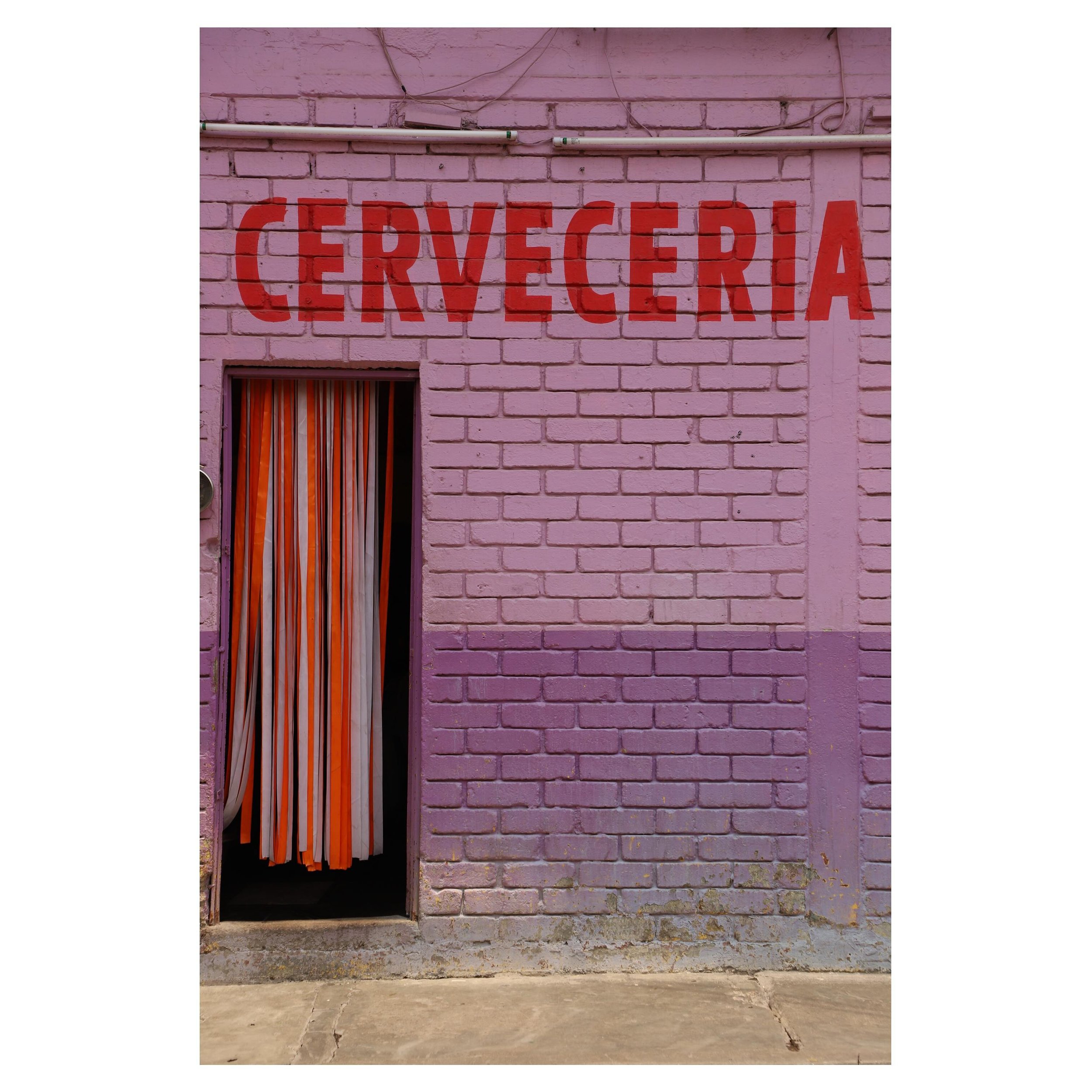 Colors and Cerveza are just two of my favorite things.
#cerveza #cervezeria #oaxaca #mexico #oaxacamexico #oaxaca_bonito #travelphotography