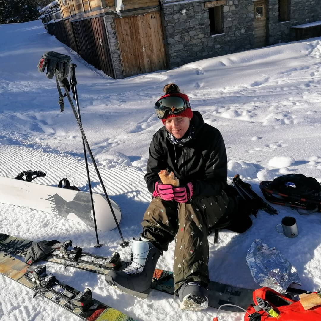 Today's romantic hike and picnic 😉. We hiked up from Les Coches to plan bois, munched down our baguettes then snowboarded and skied down. It was bloody freezing but the sun was shining.
#romantic #hiking #snowboarding #skiing #mountain #winter #cold