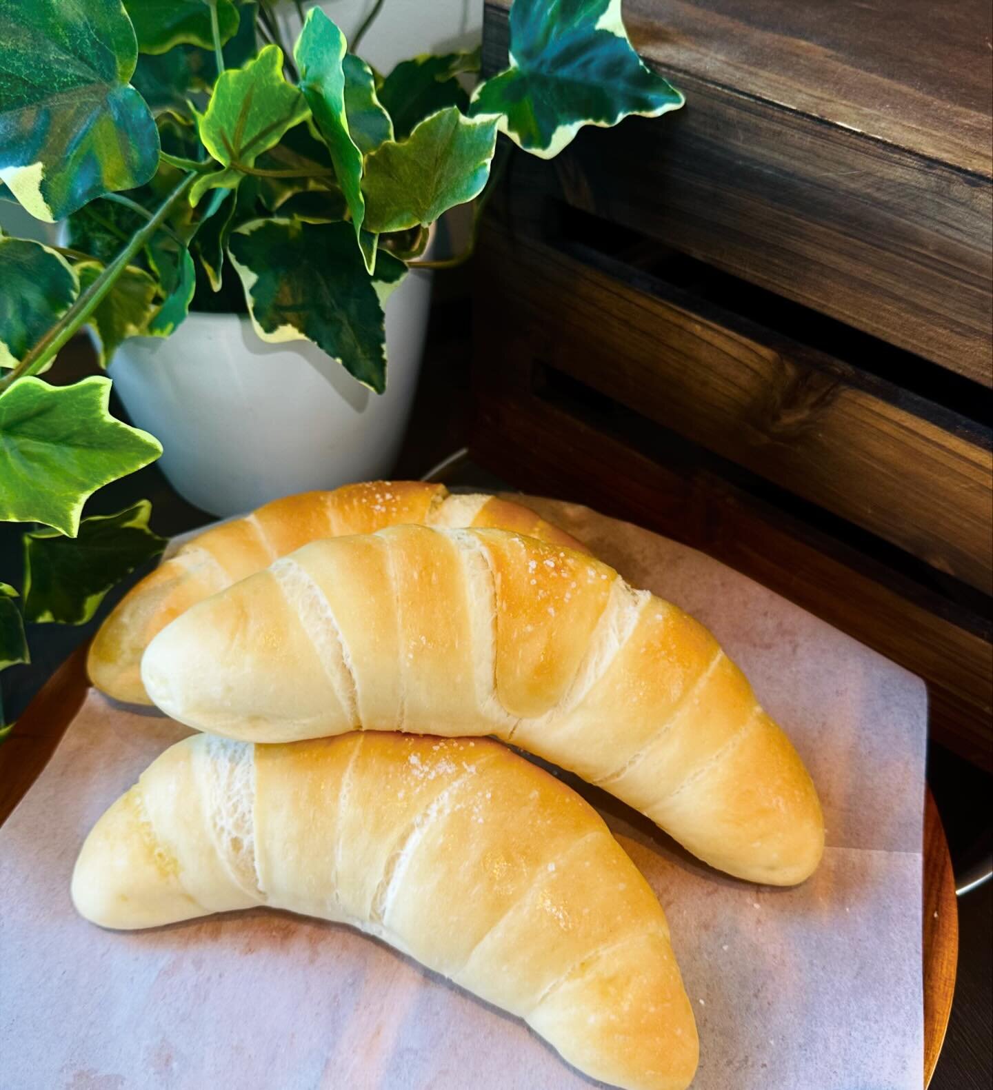Have you ever tried out our Salt &amp; Butter roll ?!?!

Our Salt &amp; Butter rolls are made with 100% Hokkaido flour. Soft and fluffy on the inside, yet it packs a satisfying crunch with its crust and unique buttery and crunchy bottom, that keeps y