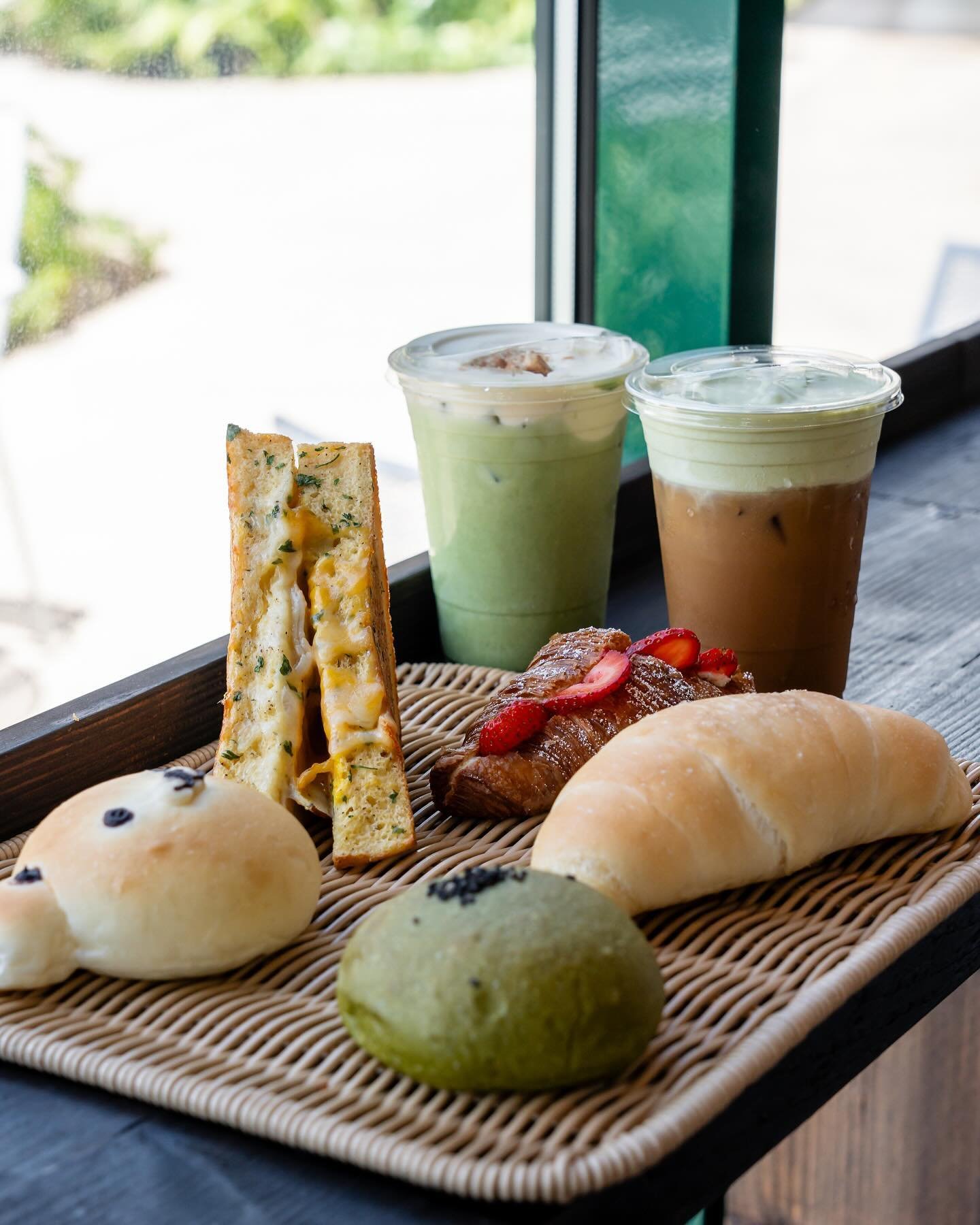 Life is what you bake it - and we&rsquo;re here to make it delicious 😋

Which is your favorite from us? ☺️ Comment down below

#okayamakobo #okayamakobohawaii #smalllocalbusiness #bakedgoods #bakery #freshbread #japanesebread #japanesebakery #hawaii