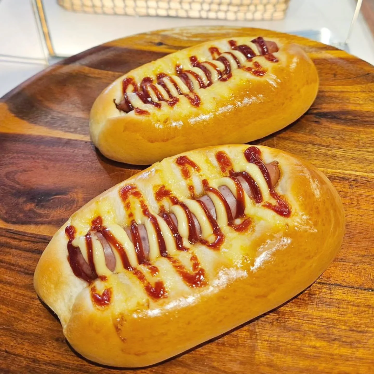 Bringing back an oldie! Sausage Boat 🌭 

Soft pastry dough with our Japanese pork sausage, topped with ketchup and mayo.

*Available only in DTLA location