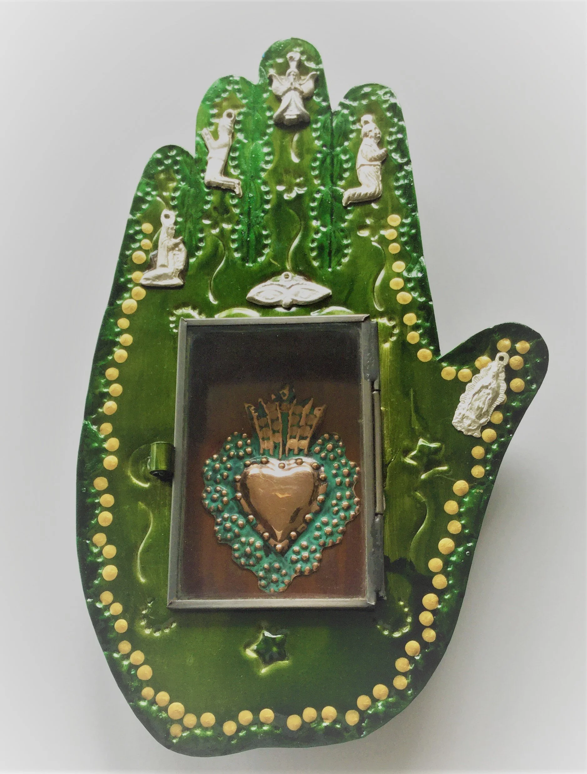 #12-A Hand focused.JPG