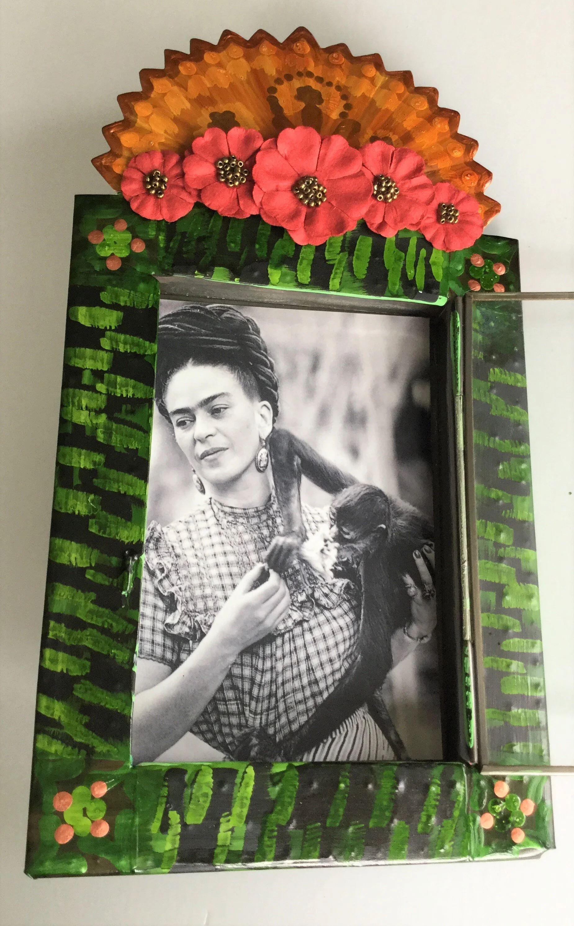 #12-C Frida open door.JPG
