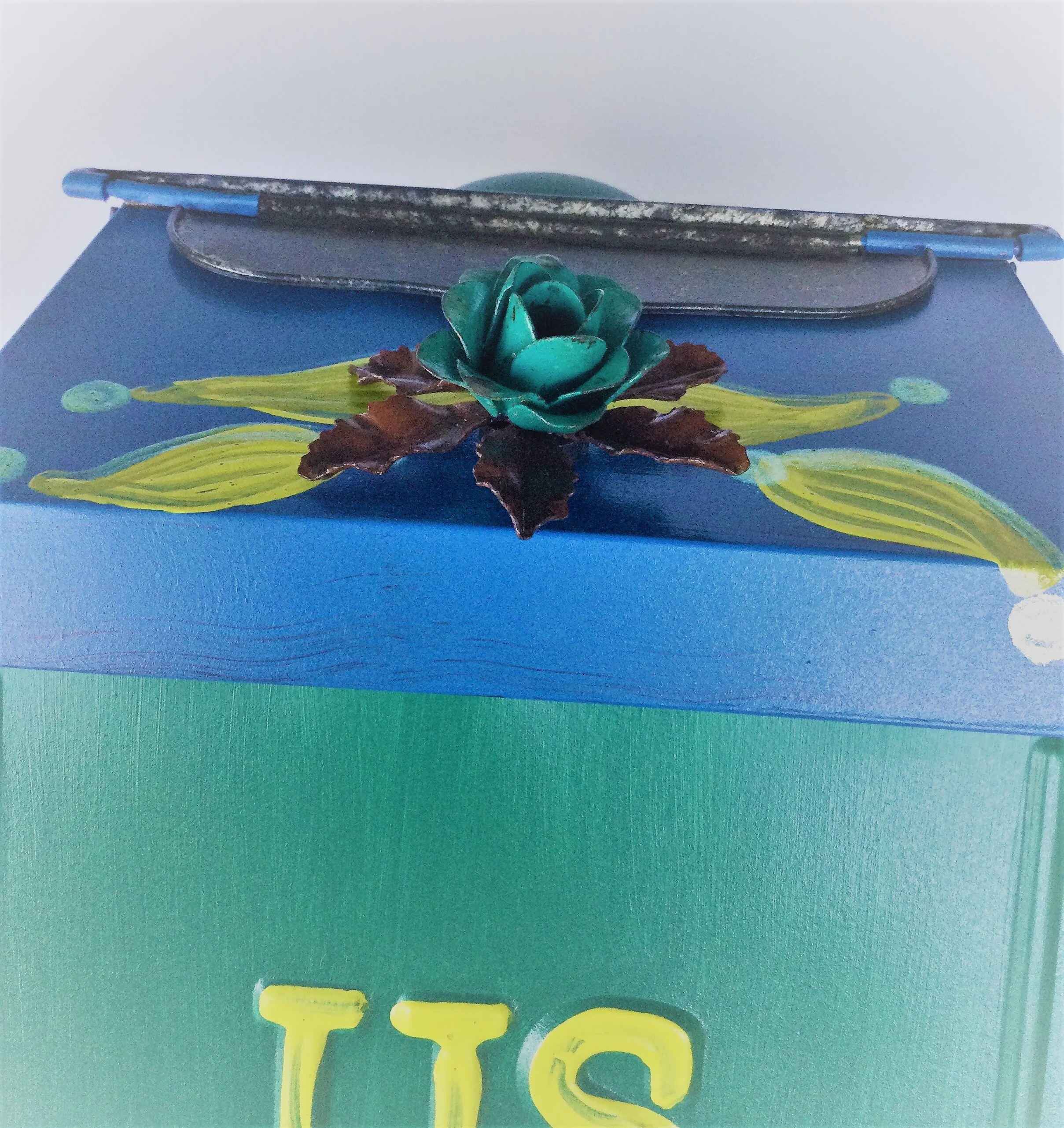 #62 Post Green top.JPG