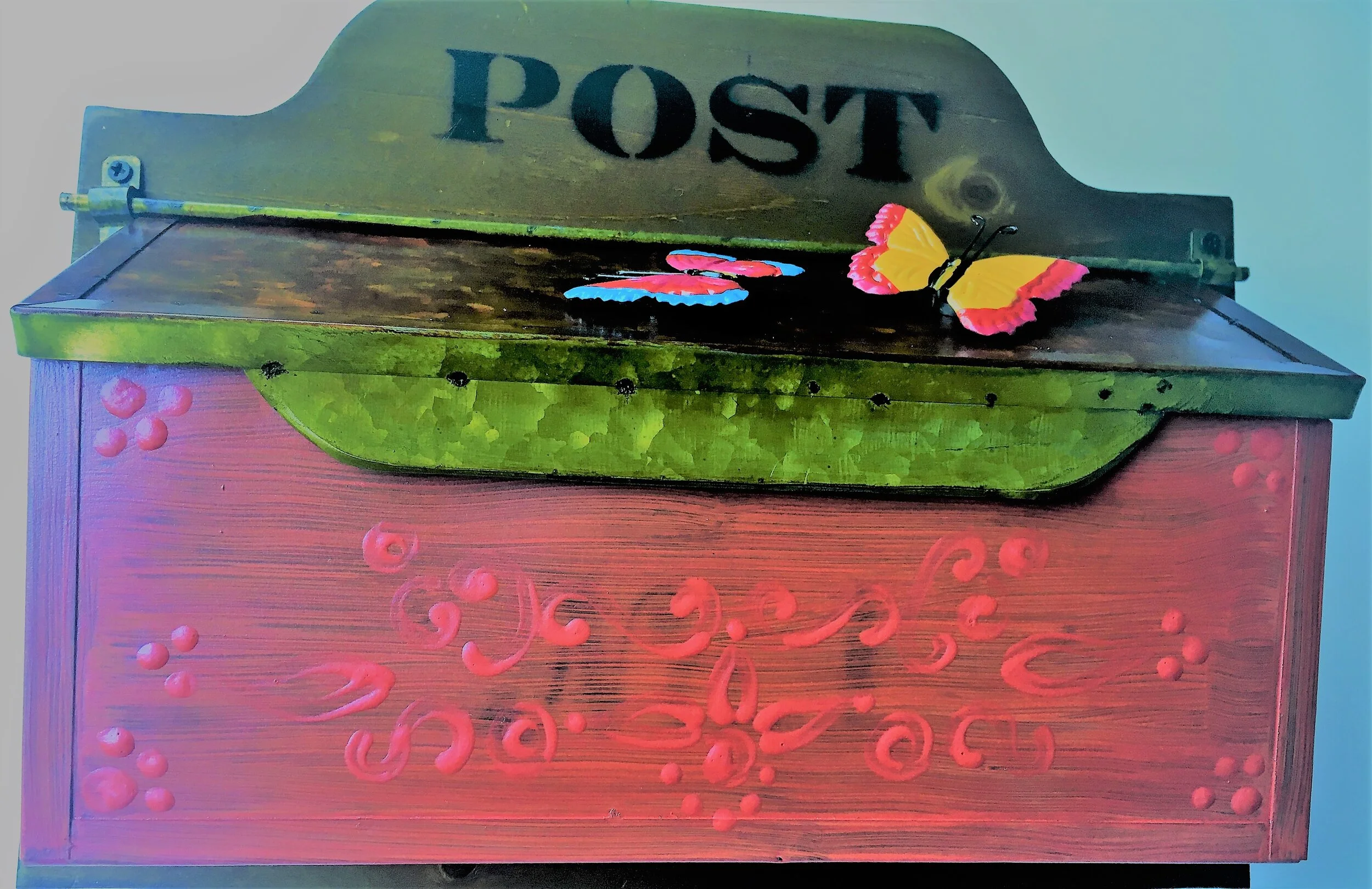 #66 Post Gold & Salmon detail.JPG