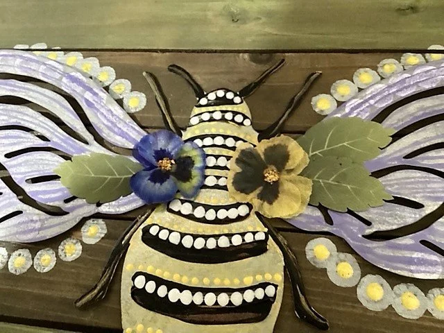 BEE #2.jpg