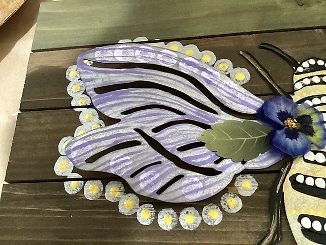 BEE #4.jpg