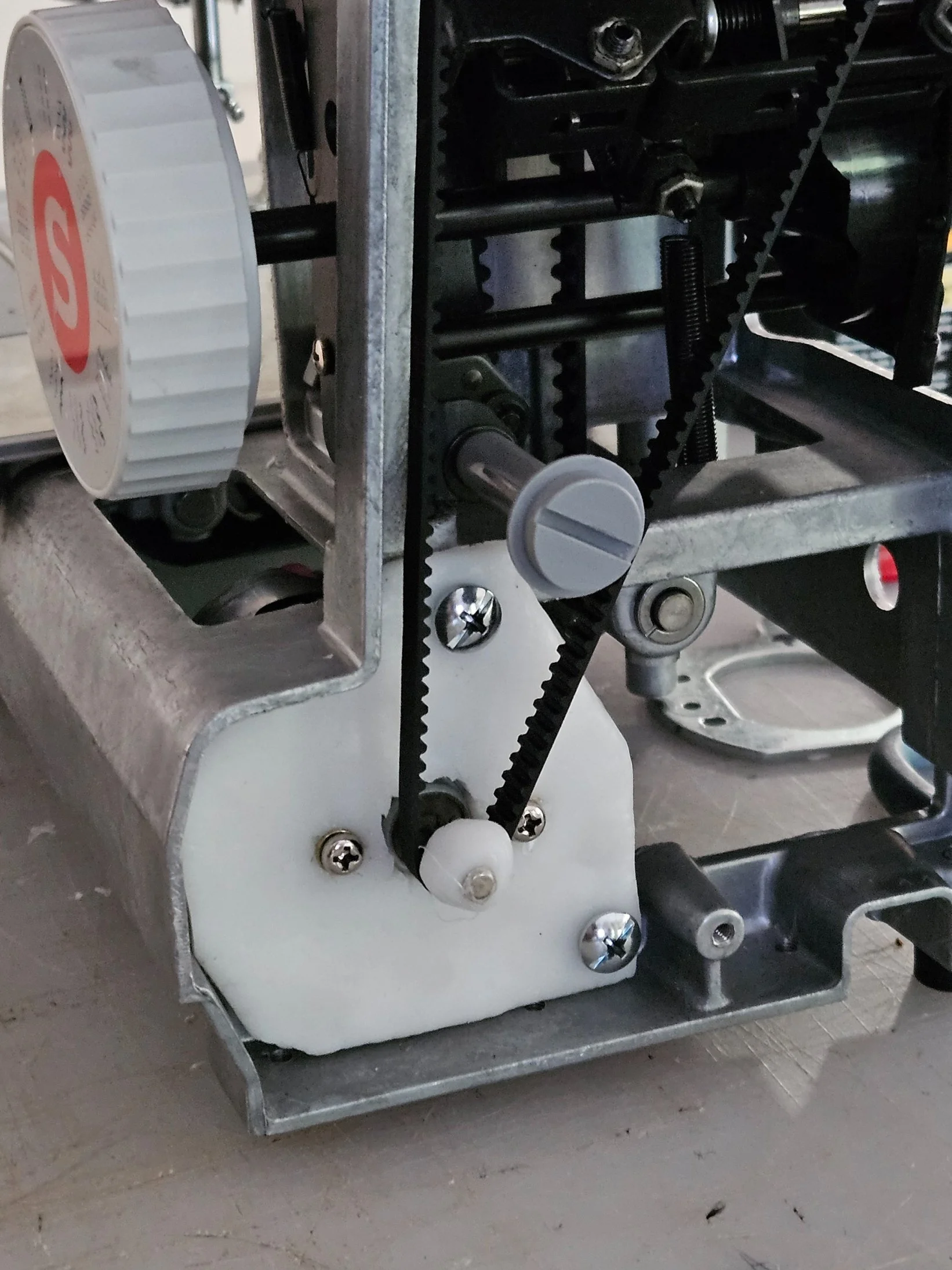 Singer Sewing Maching Hack 01.jpg