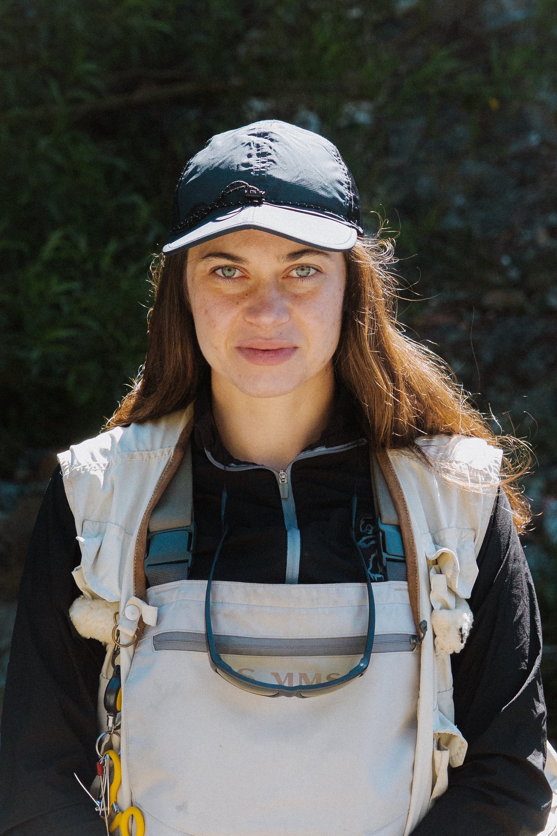 Trucker hat with A-frame look hat brim, folds in half, bi-fold mode, unisex, one-size-fits-many