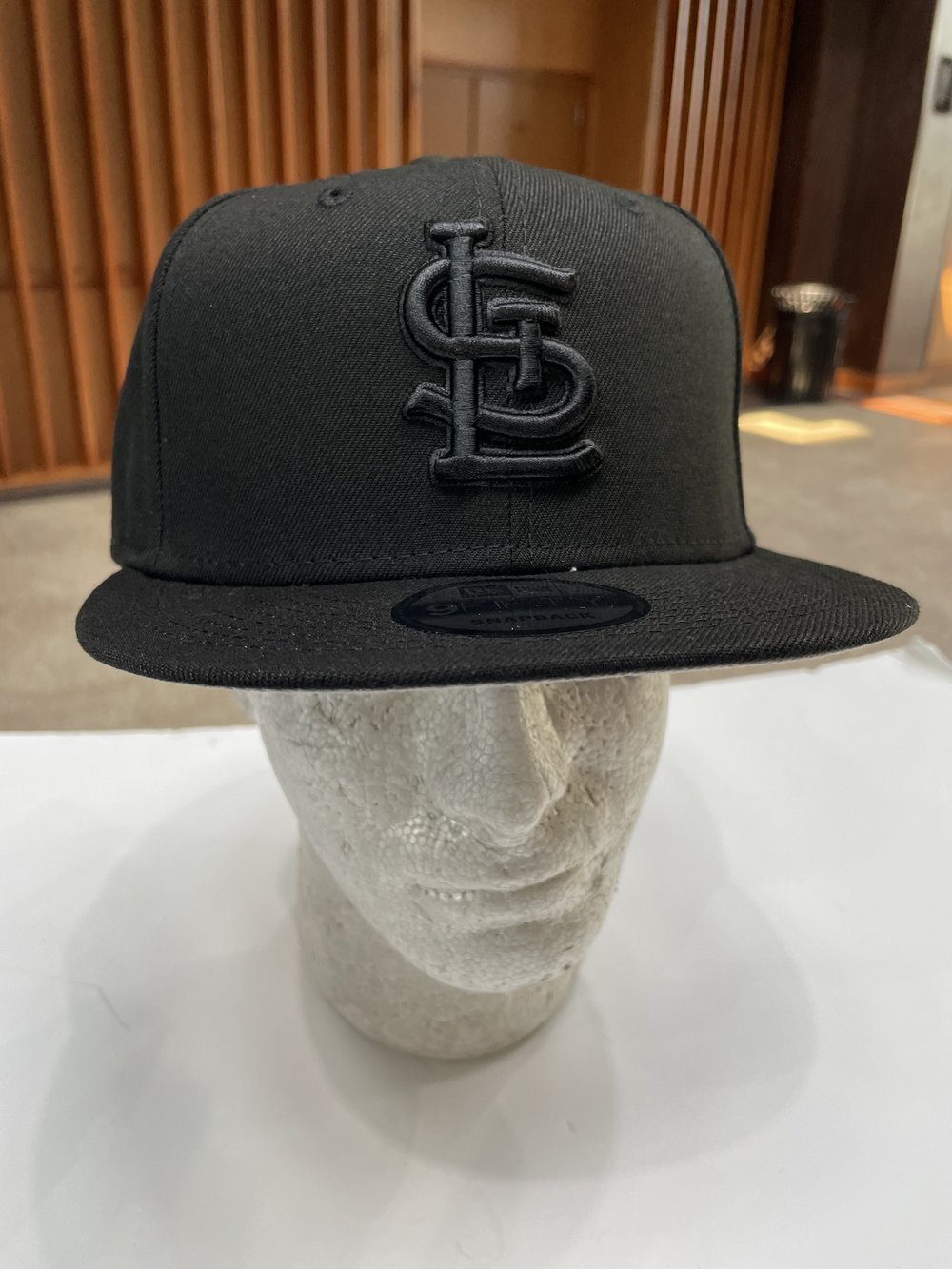 ST LOUIS CARDINALS BLACK/BLACK SNAPBACK CAP — Hats N Stuff