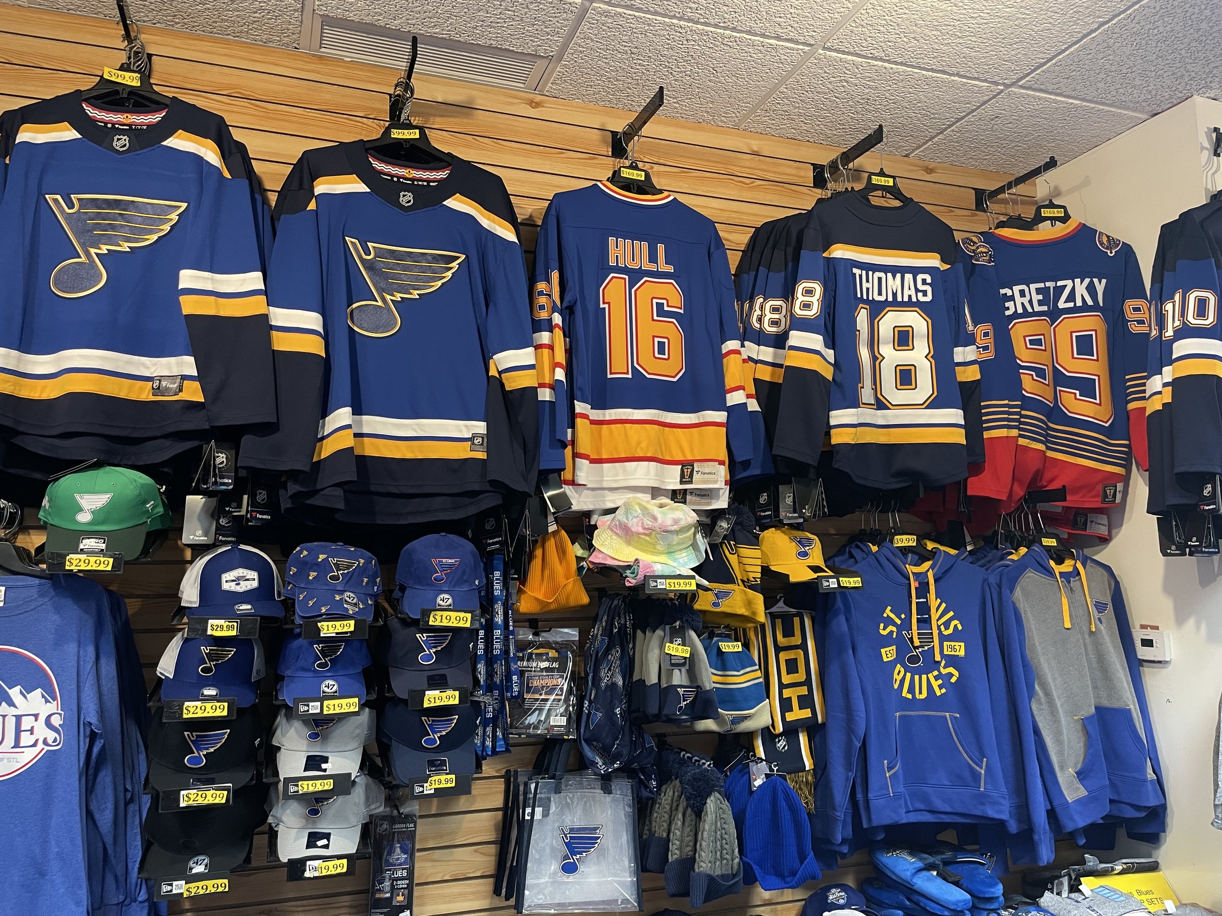 St. Louis Blues Mens S/S Tee-Shirt — Hats N Stuff
