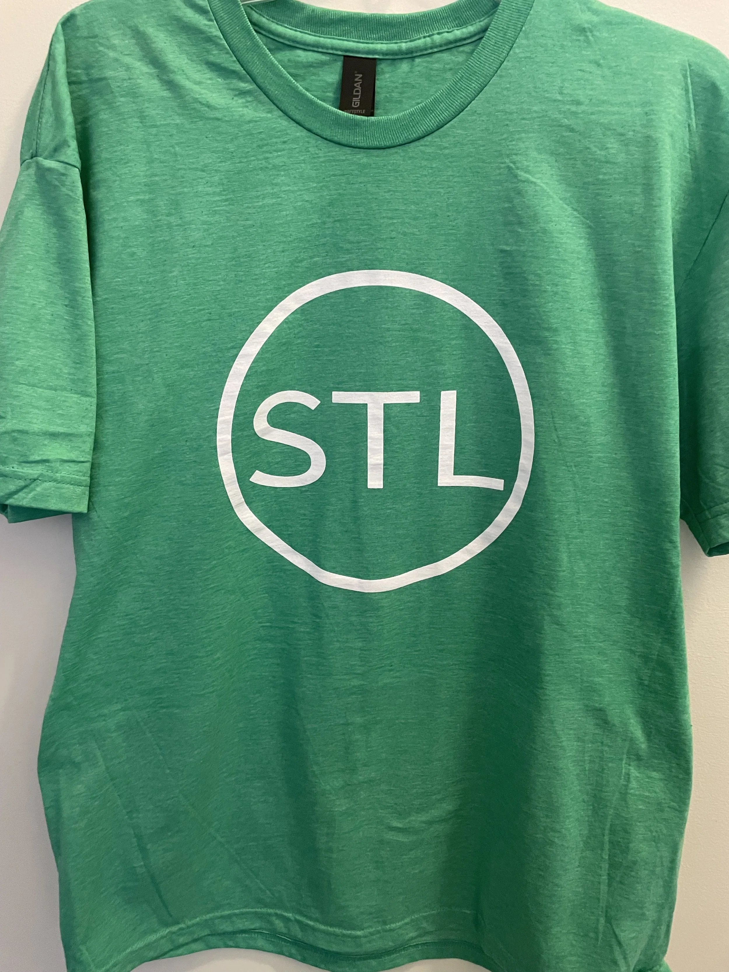 STL circle print bi blend tee "heather green"