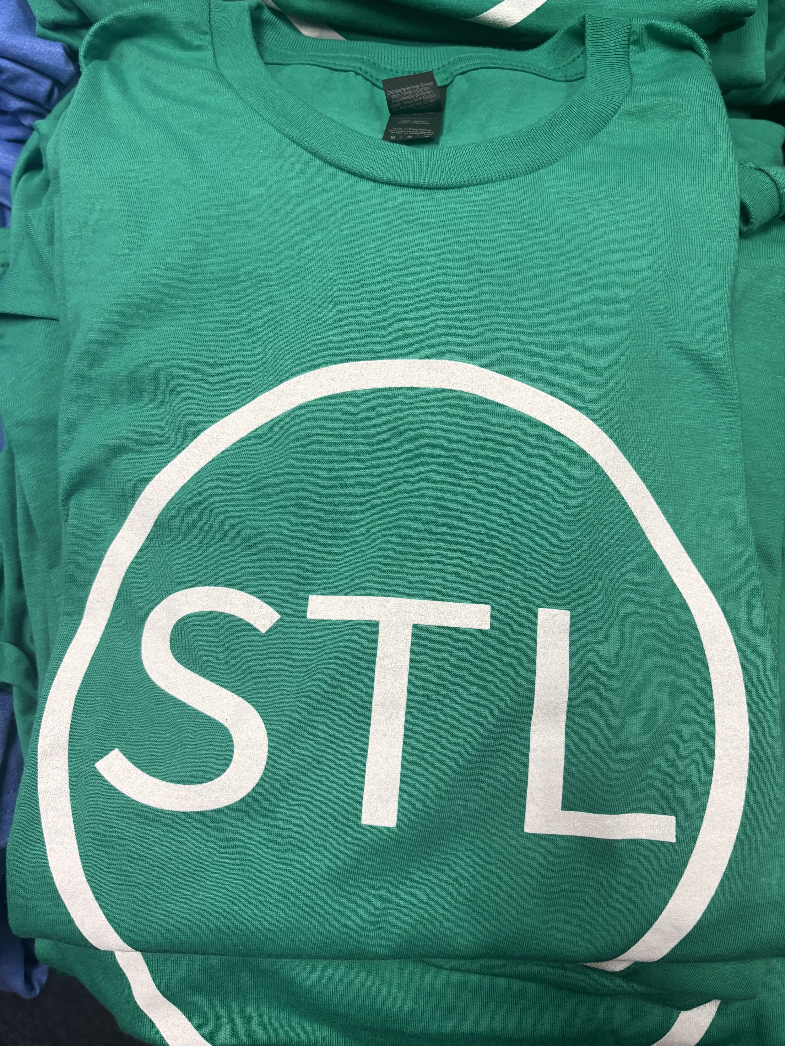STL Circle Tee- Kelly Green