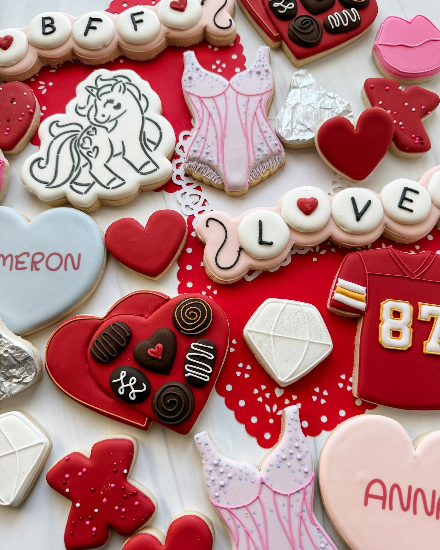 Calling all my cookie lovers&mdash;I have a Valentine&rsquo;s Day pre-sale live at www.hancookies.com!

#hancookies #valentinesdaycookies #houstoncookies