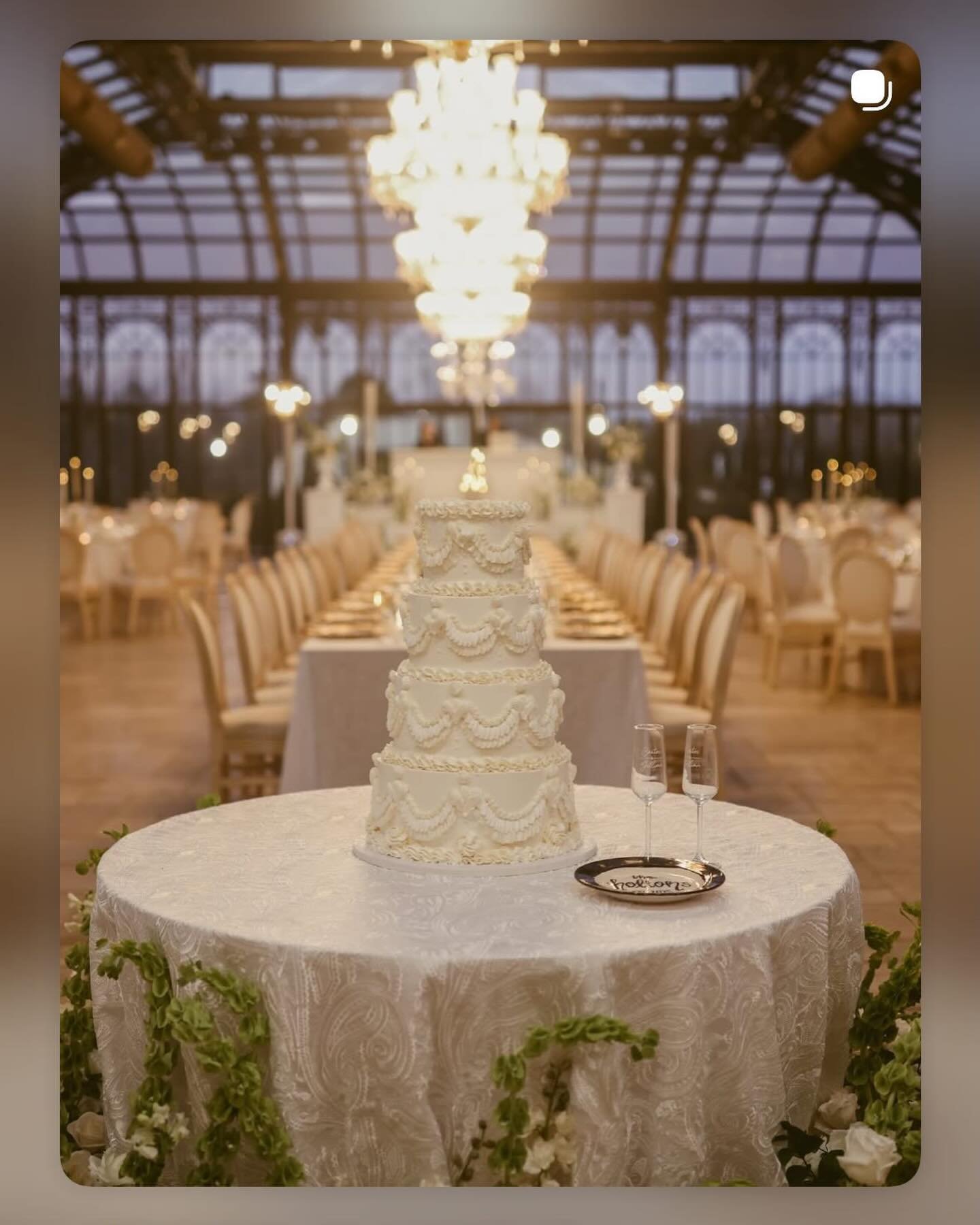 Congratulations Jillian + Carter

@jillianholtonn 
Venue: @theconservatoryblackberryridge
Planning Team: @givecoevents
Photographer: @andybaxter3
Videographer: @prigodinfilms
Content Creator: @hashtagengaged
Caterer: @good.co.catering
Cake: @bluewill