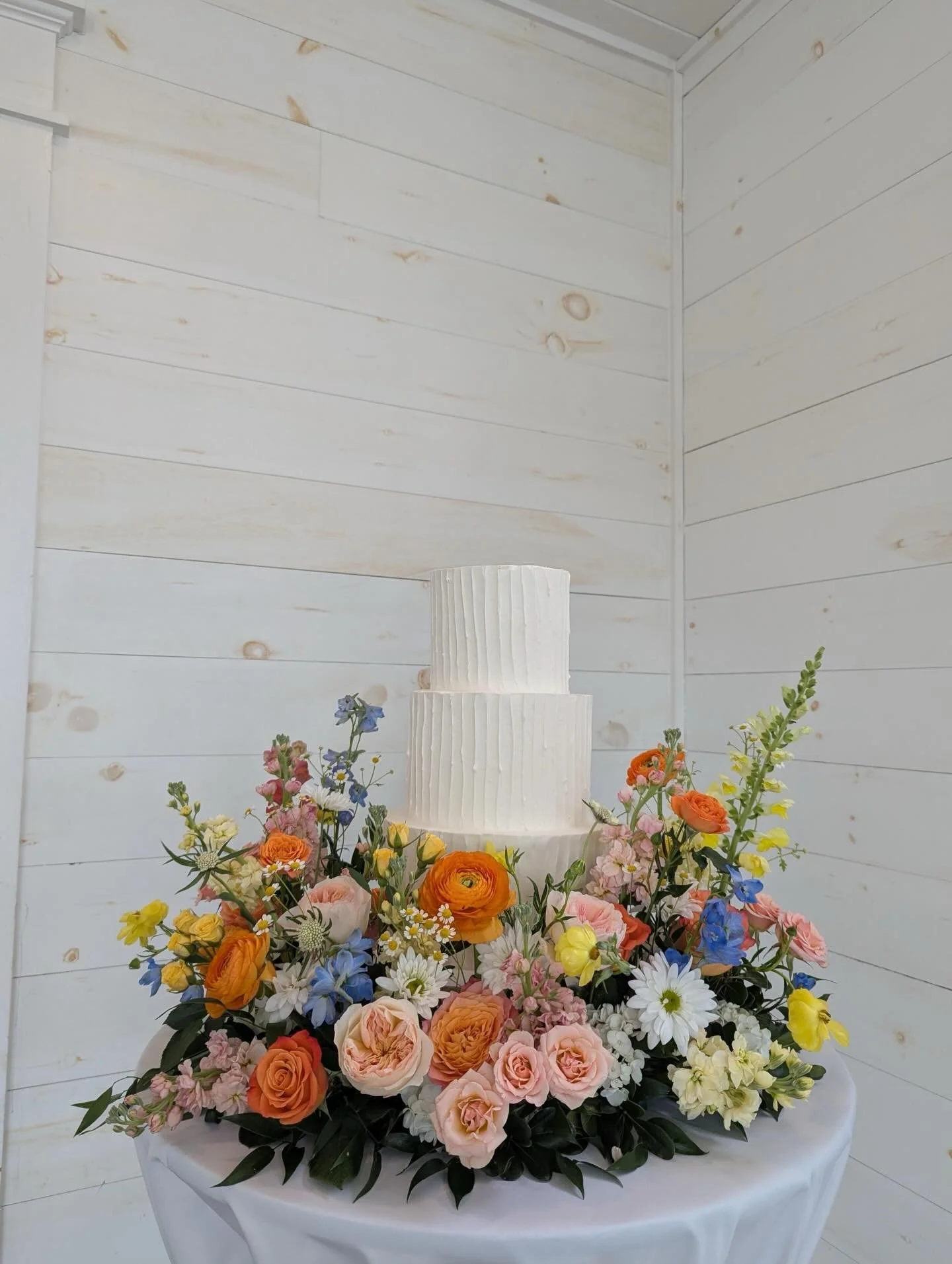 Congratulations Tyler + James!

Venue: @howe_farms 
Planner: @roseandringevents 
Florist: @flowersbytami