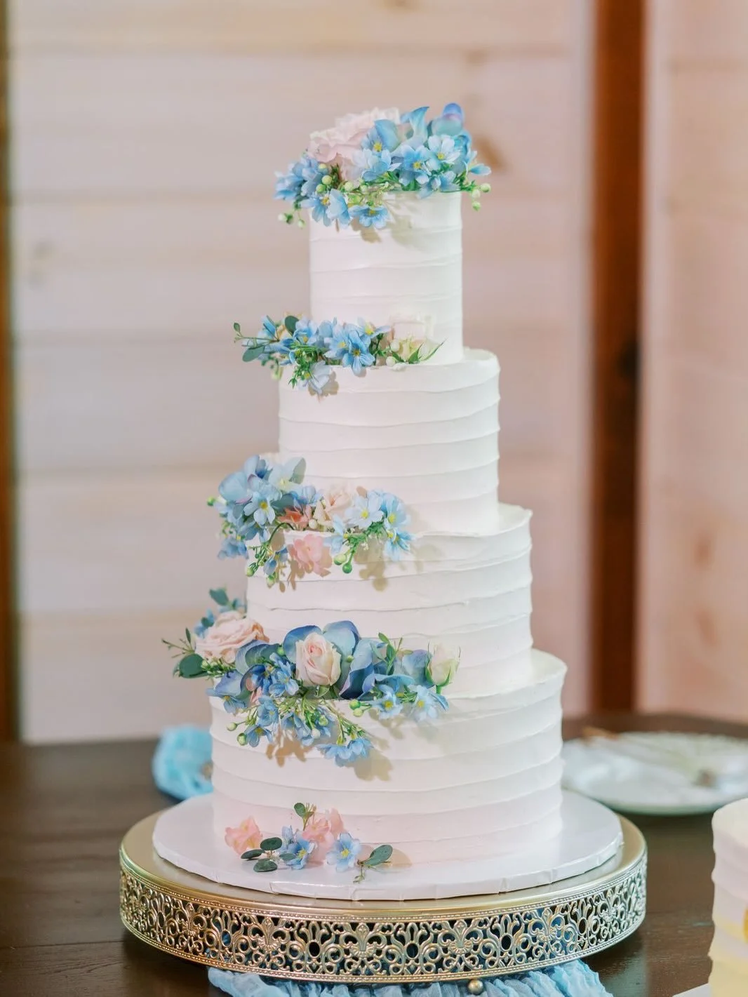 Congratulations Ashley + Joey

Wedding Venue: @hiwasseeriverweddings
Chattanooga wedding photographer: Nelya: @nelyaphotos
Wedding Florist:  @rainbowrootsfloral
Coordinator:  @babblingbrooke.events
Catering  @tasteful_gatherings
Wedding Cake @bluewil