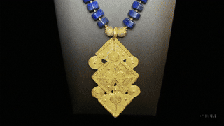 20250831_2349E_Elegant Necklace Showcase_storyboard_01k41spz9sf6v81jh90pbgt4n8.gif
