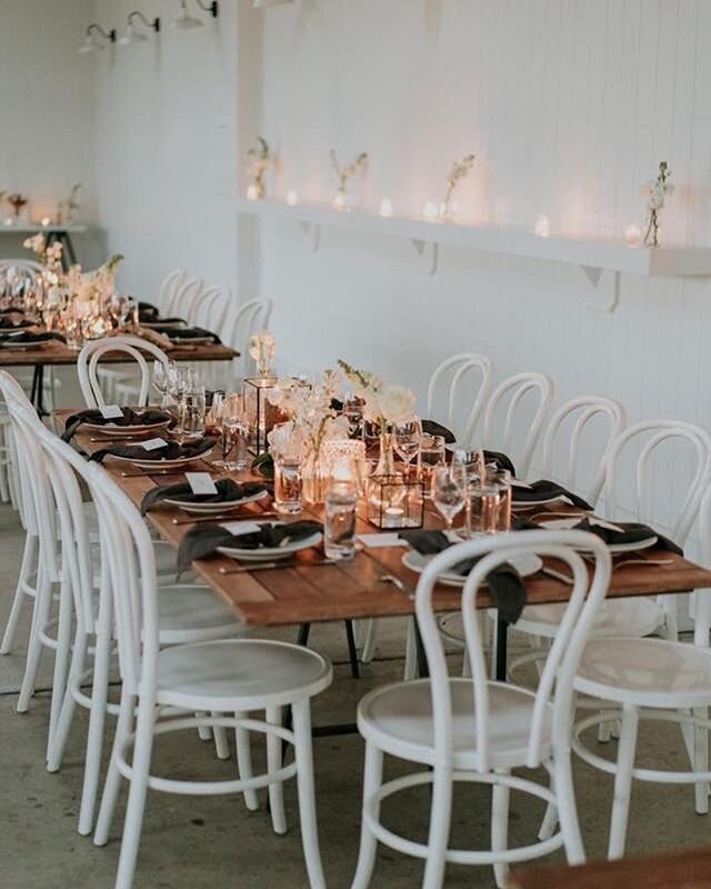 When @jamesdayweddings captures the most swoon-worthy photos! The awesome team behind @owlandpussevents created magic on our @heartandtimber timber dining tables at @seacliffhouse 👌🏻