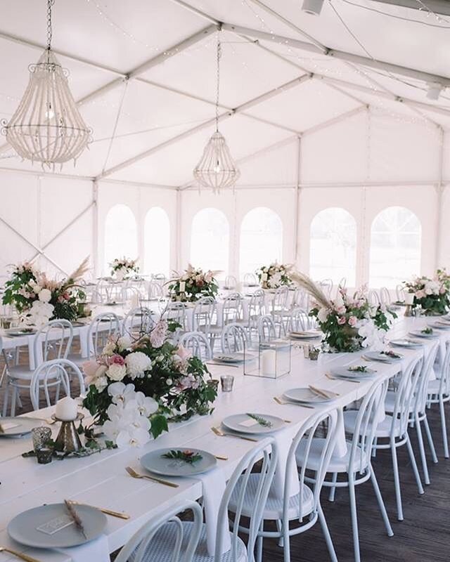 Who remembers the gorgeous white wedding of Allie and Luke?! Heavenly! @heartandtimber and @piccoloandpoppi at @terara_riverside_gardens