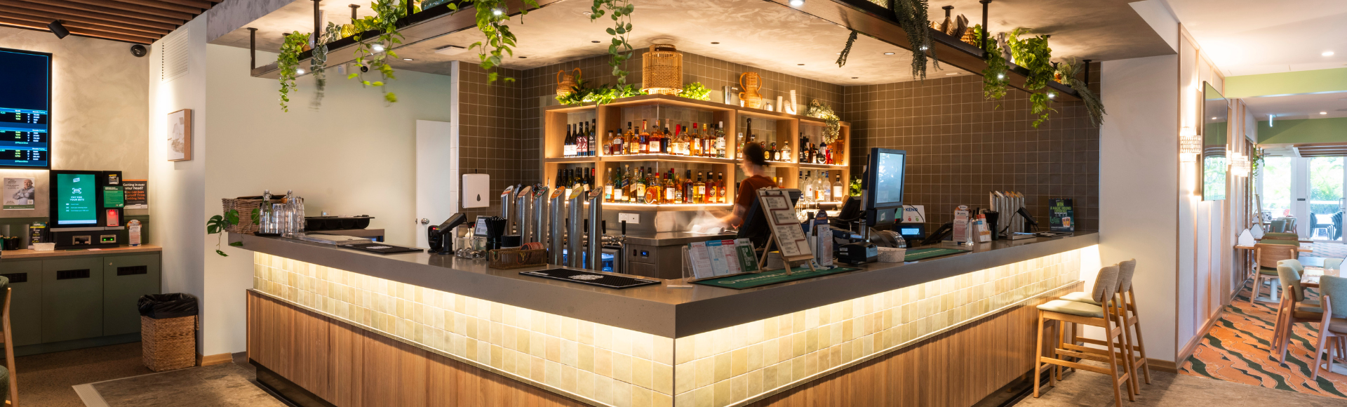 Villa Noosa Header Banner (4).png