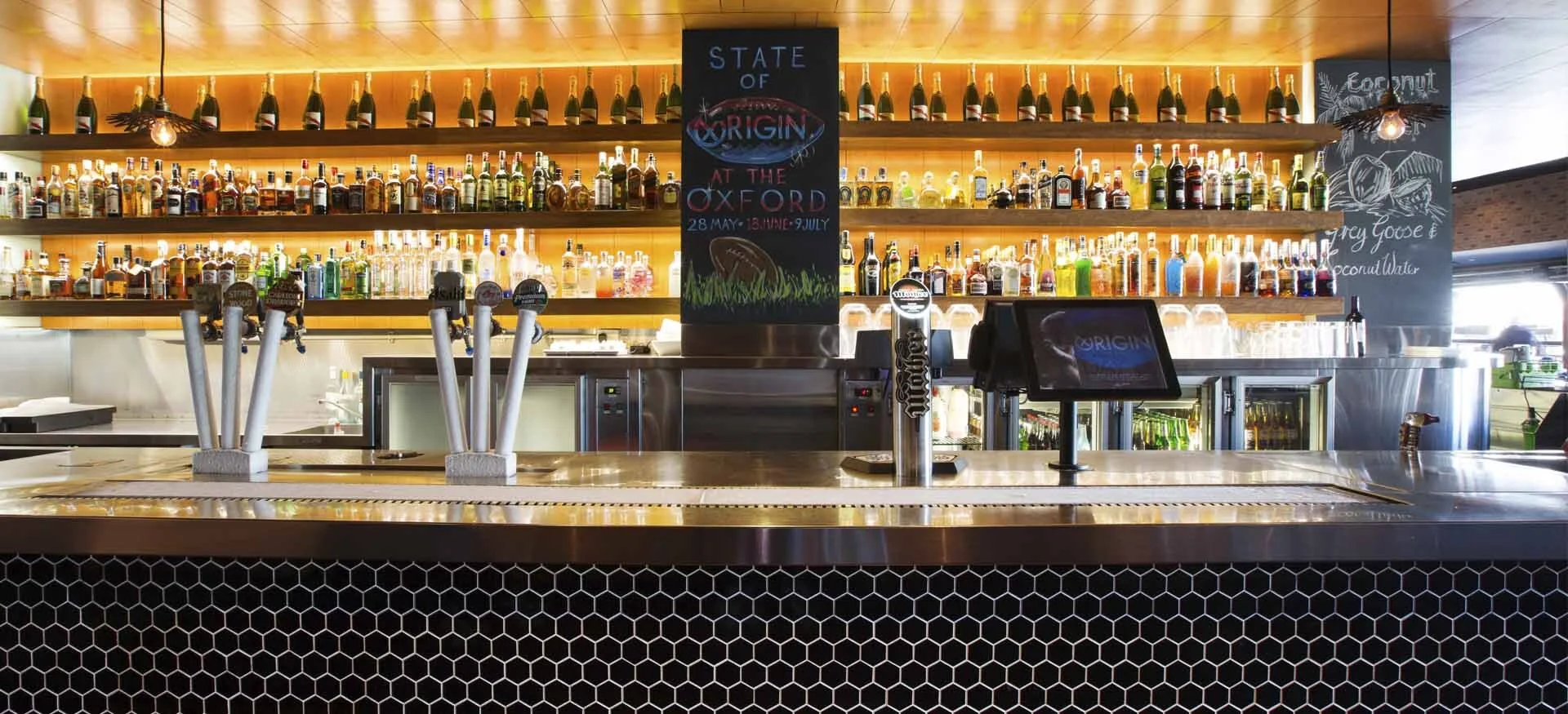 Oxford 152, Bulimba, QLD