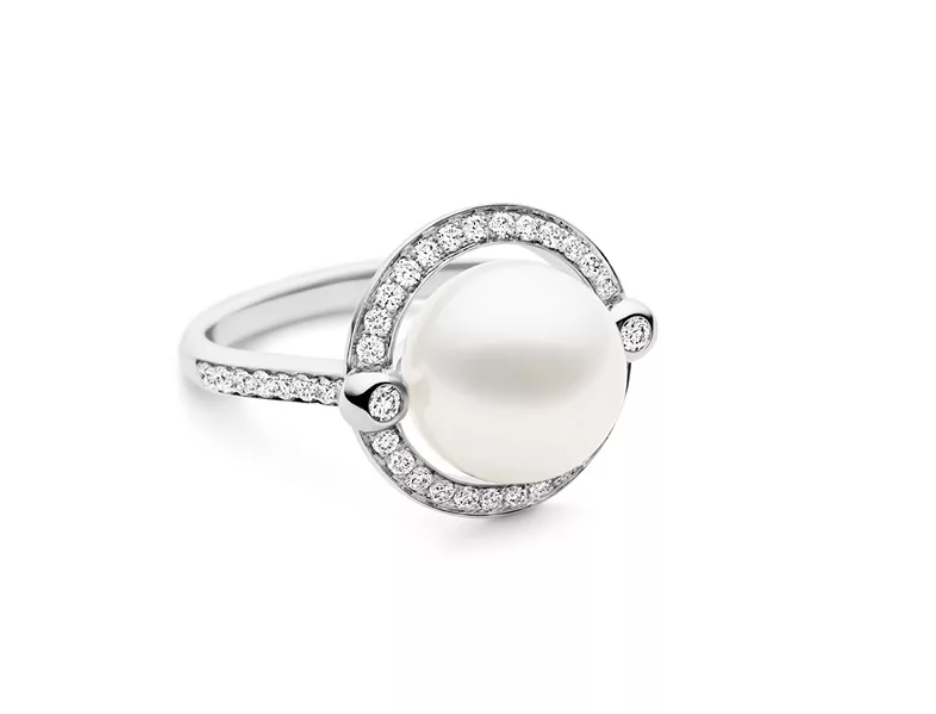divine ring-white.PNG