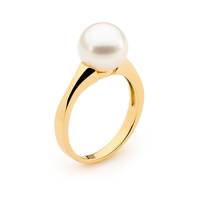 Simple gold pearl ring