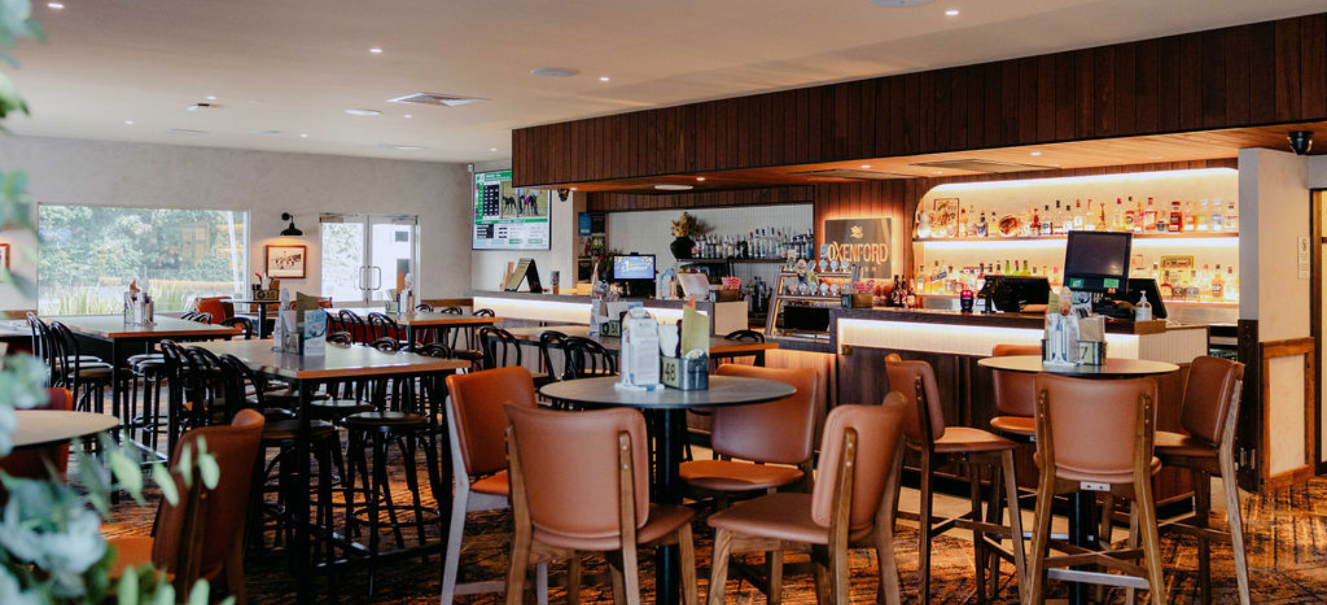 Oxenford Tavern Homepage Intro Background.png