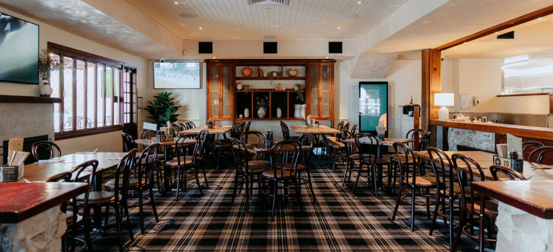 Oxenford Tavern Functions Page Bistro Background.png