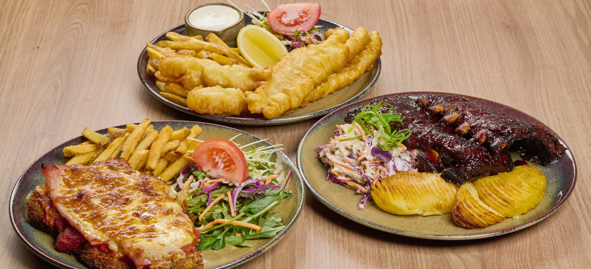 Oxenford Tavern Dining Page Intro Background.png