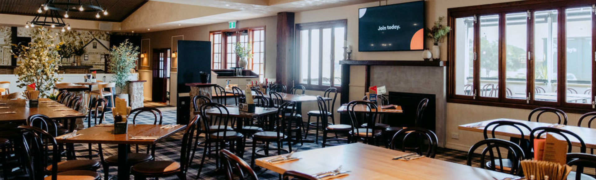 Oxenford Tavern Contact Page Header.png