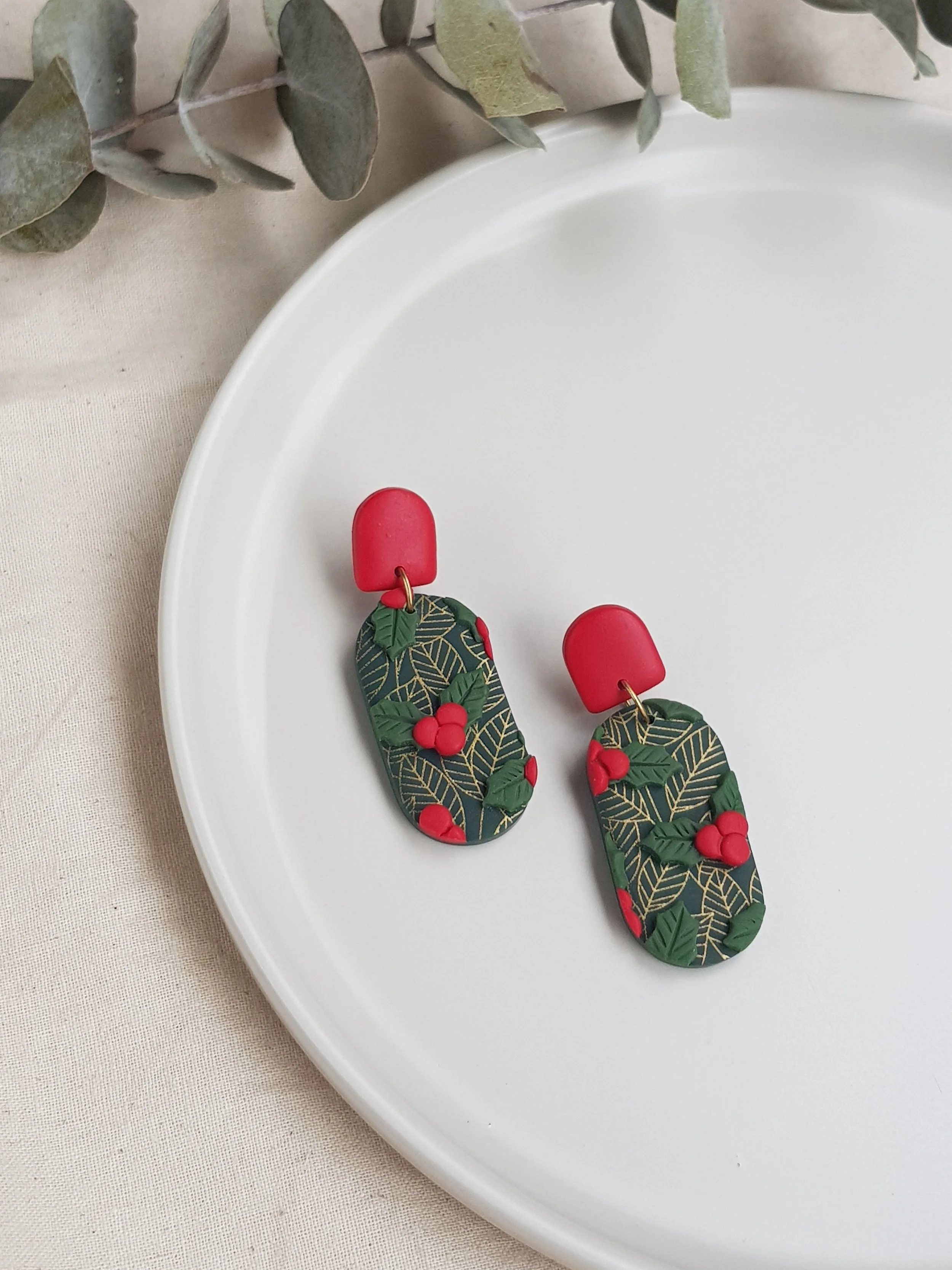 Brea Dangles in "Festive Holly"