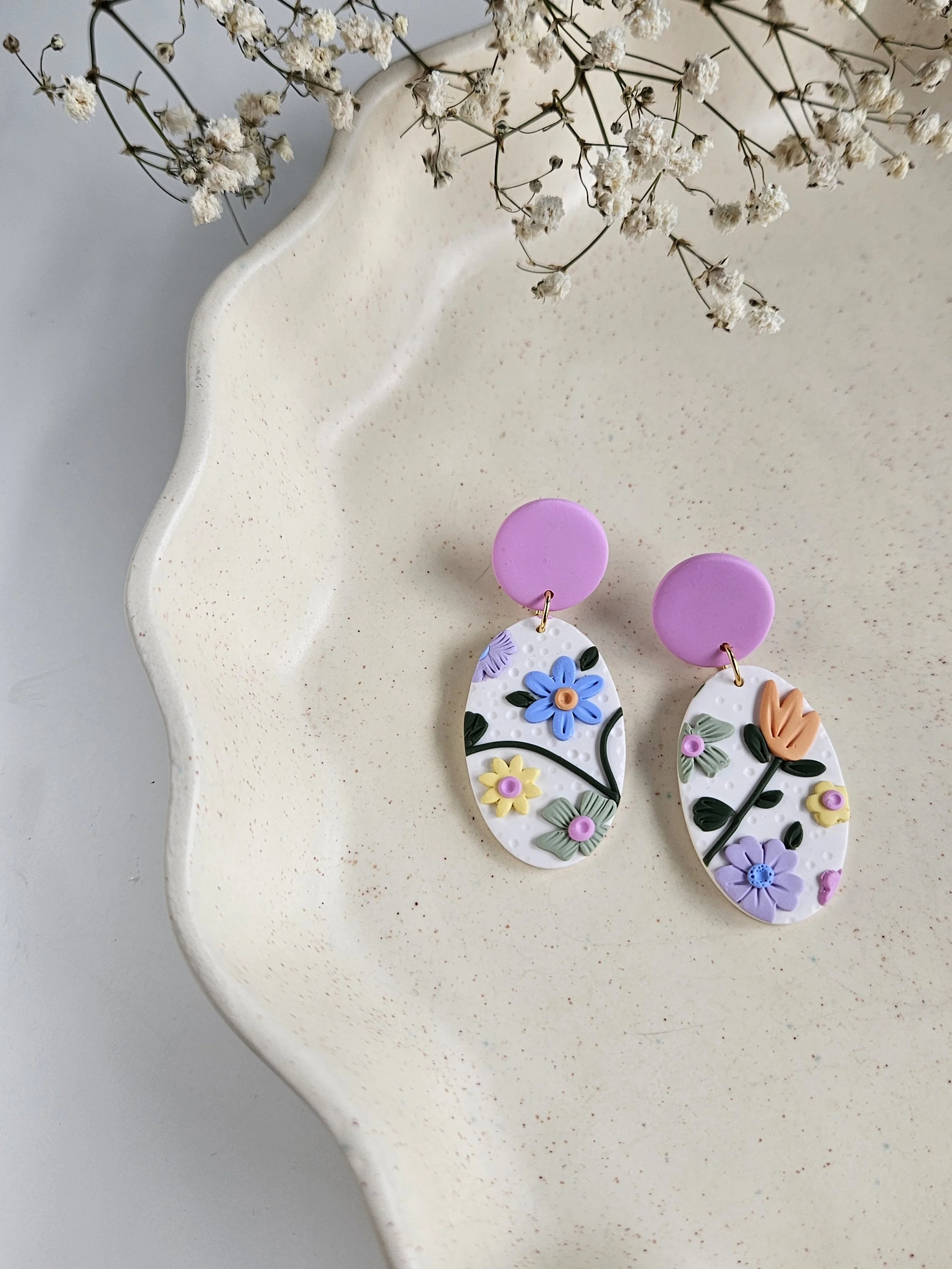 Bonnie Dangles in "Secret Garden"