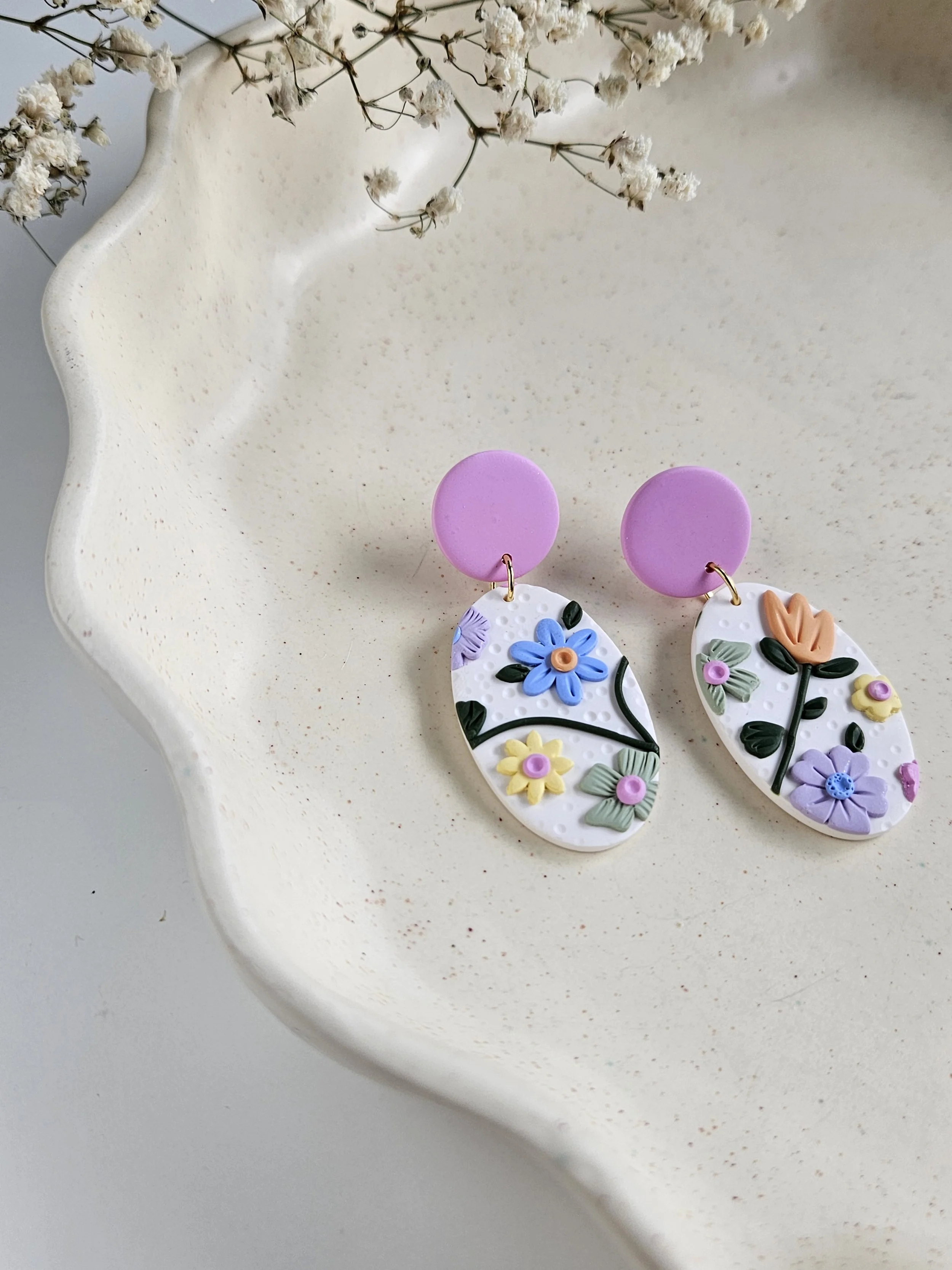 Bonnie Dangles in "Secret Garden"