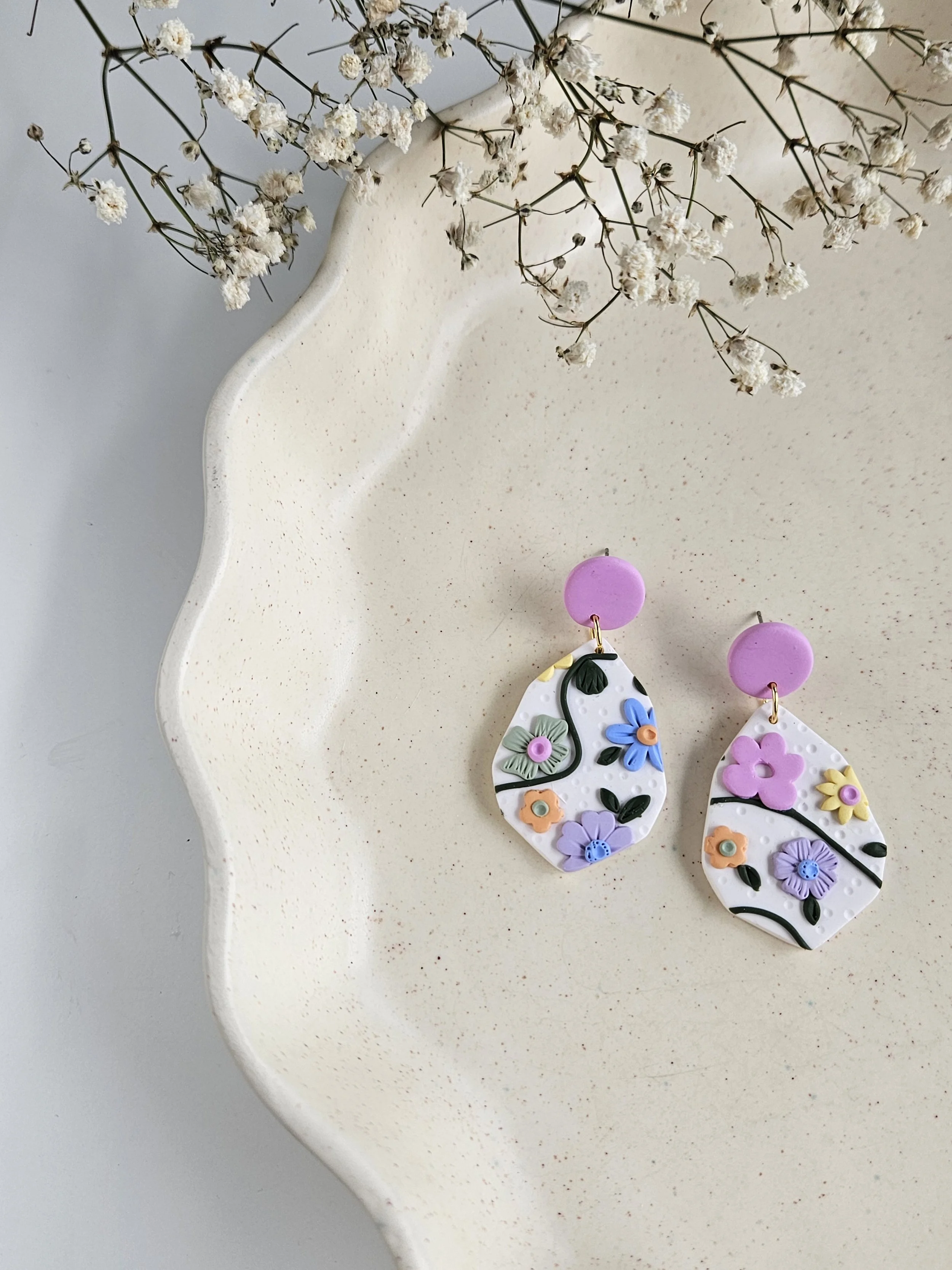 Onica Dangles in "Secret Garden"