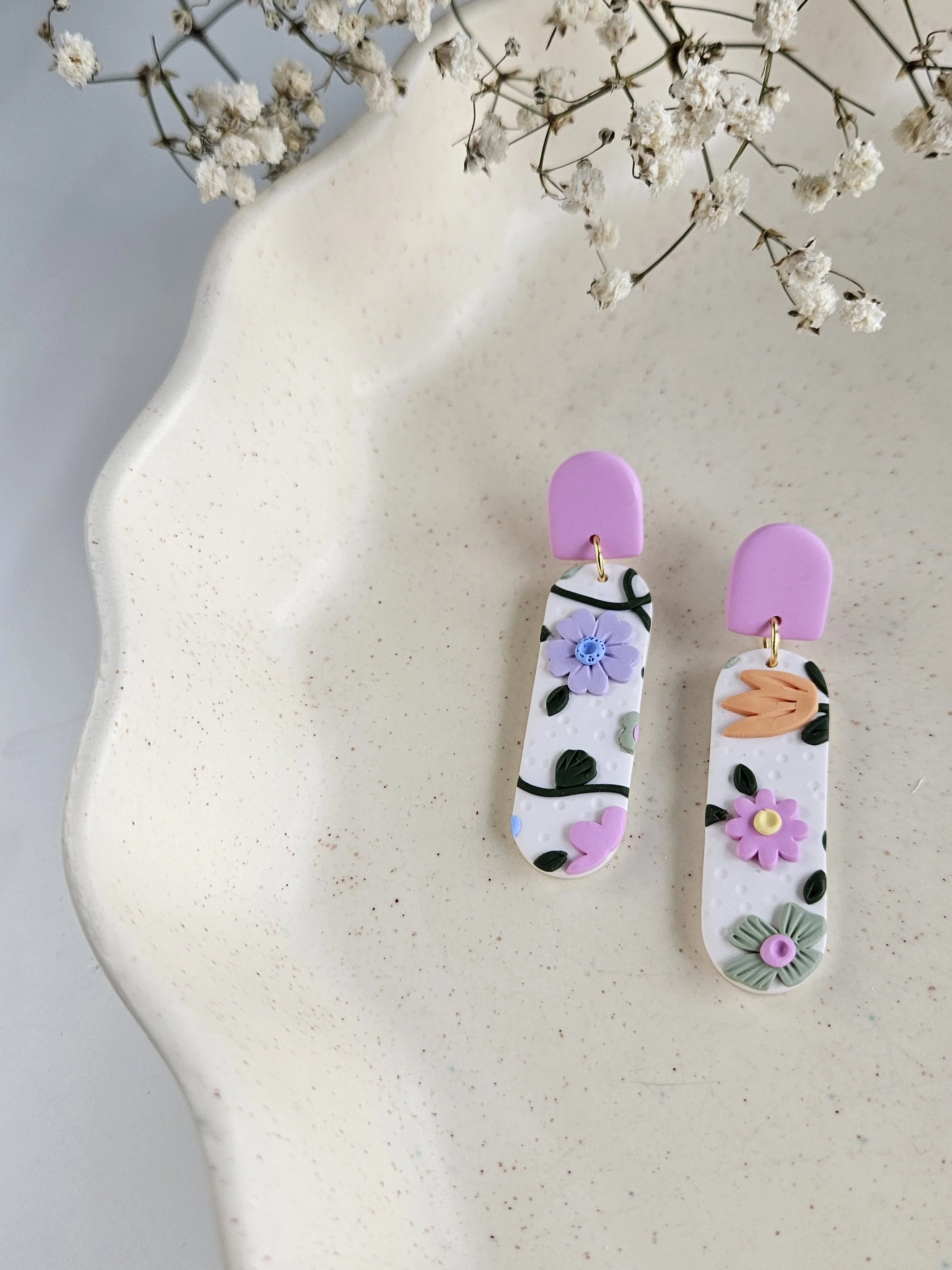 Ella Dangles in "Secret Garden"