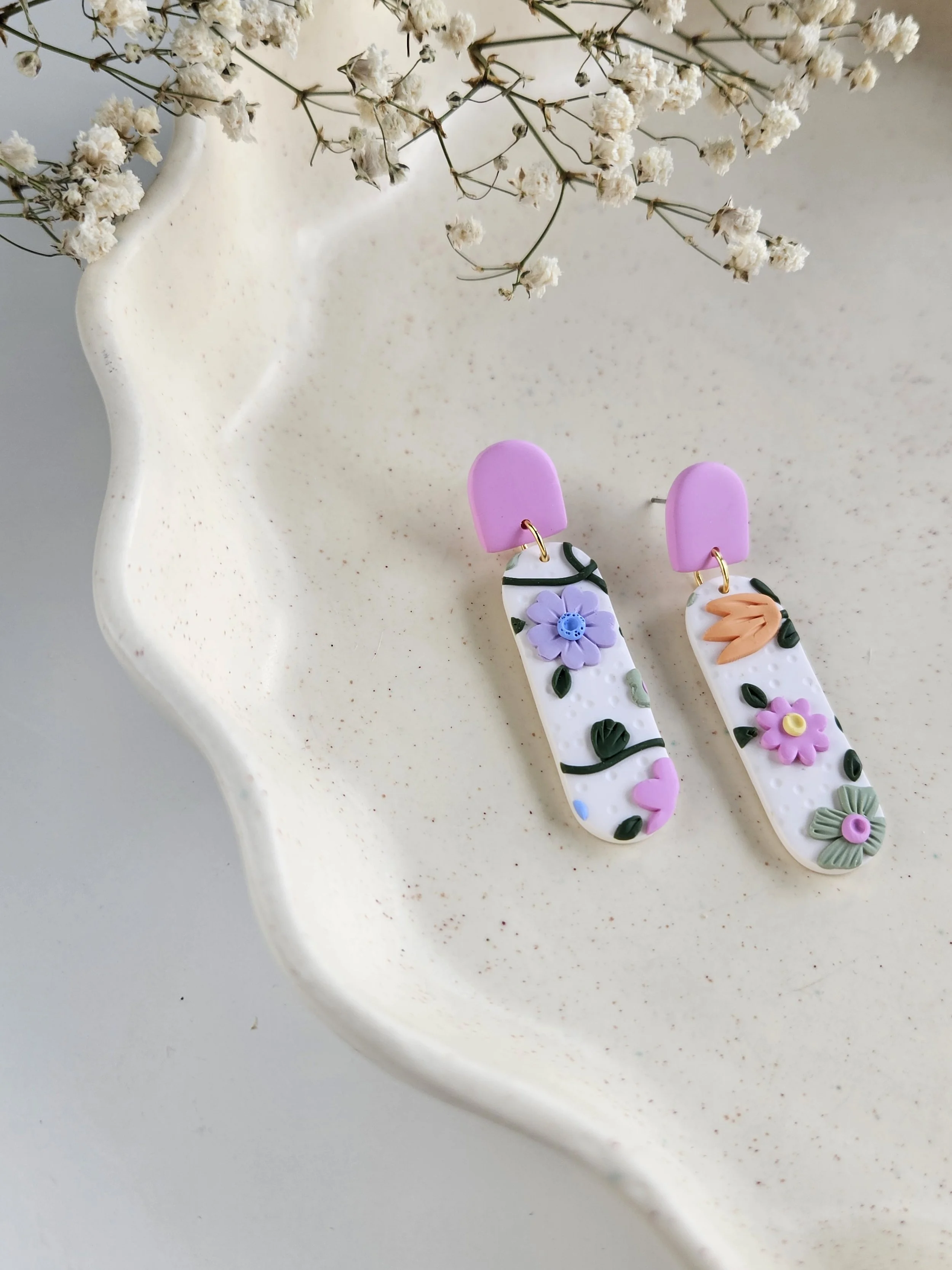 Ella Dangles in "Secret Garden"