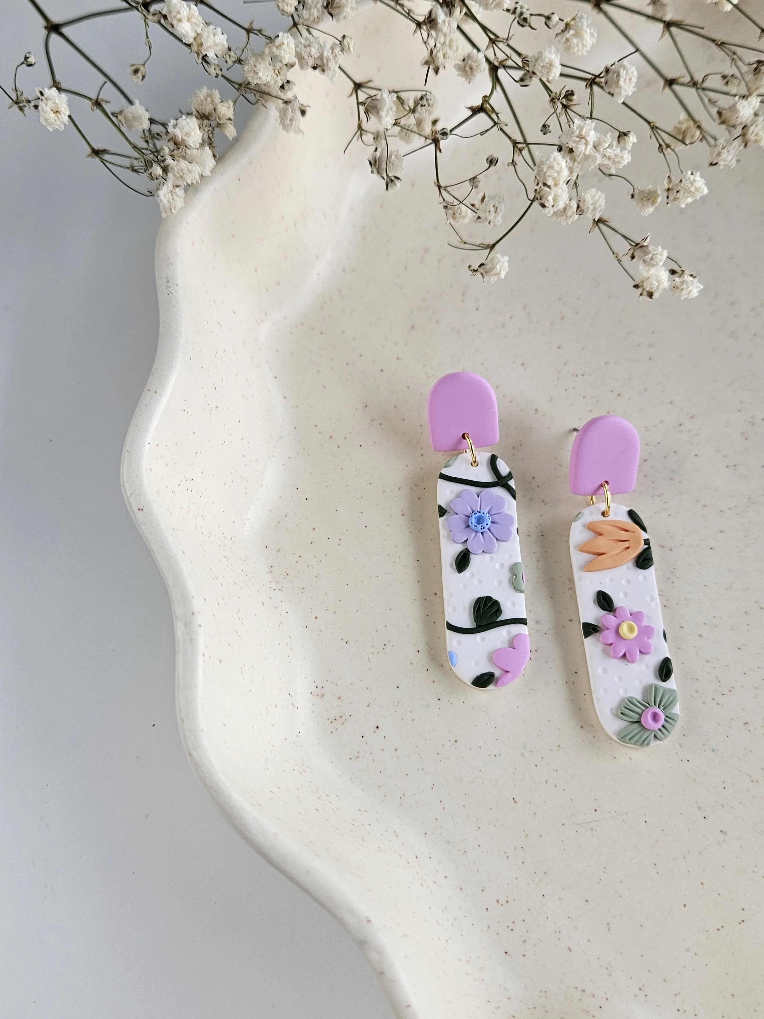 Ella Dangles in "Secret Garden"