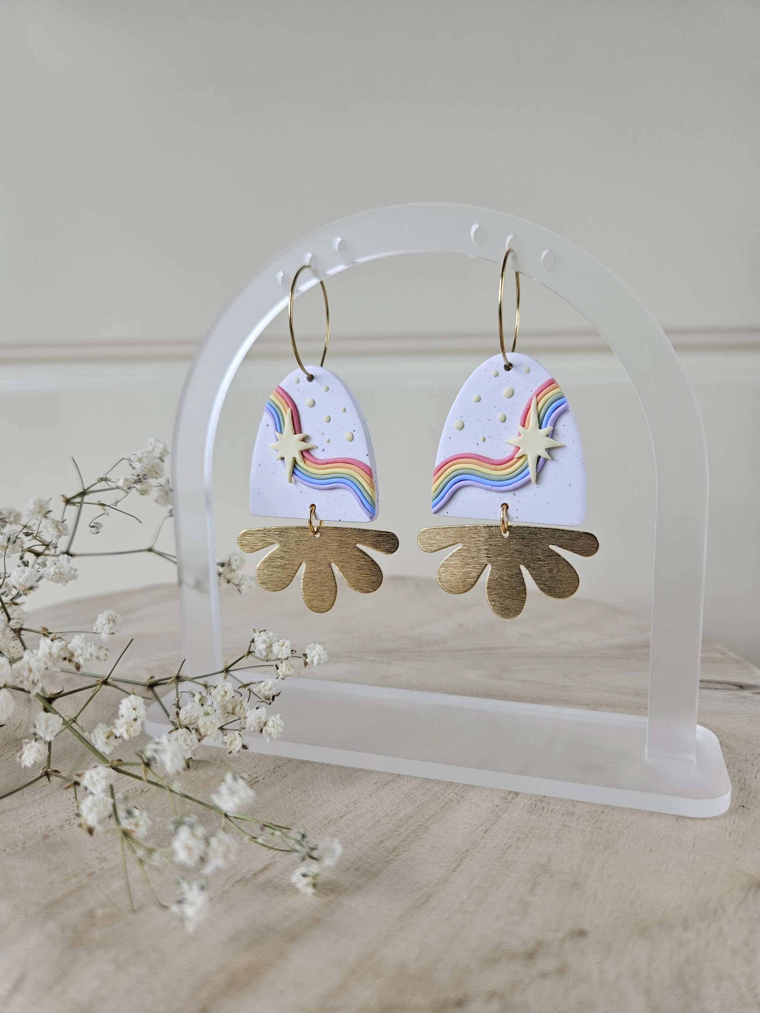 Jelly Dangles in "Over the Rainbow"