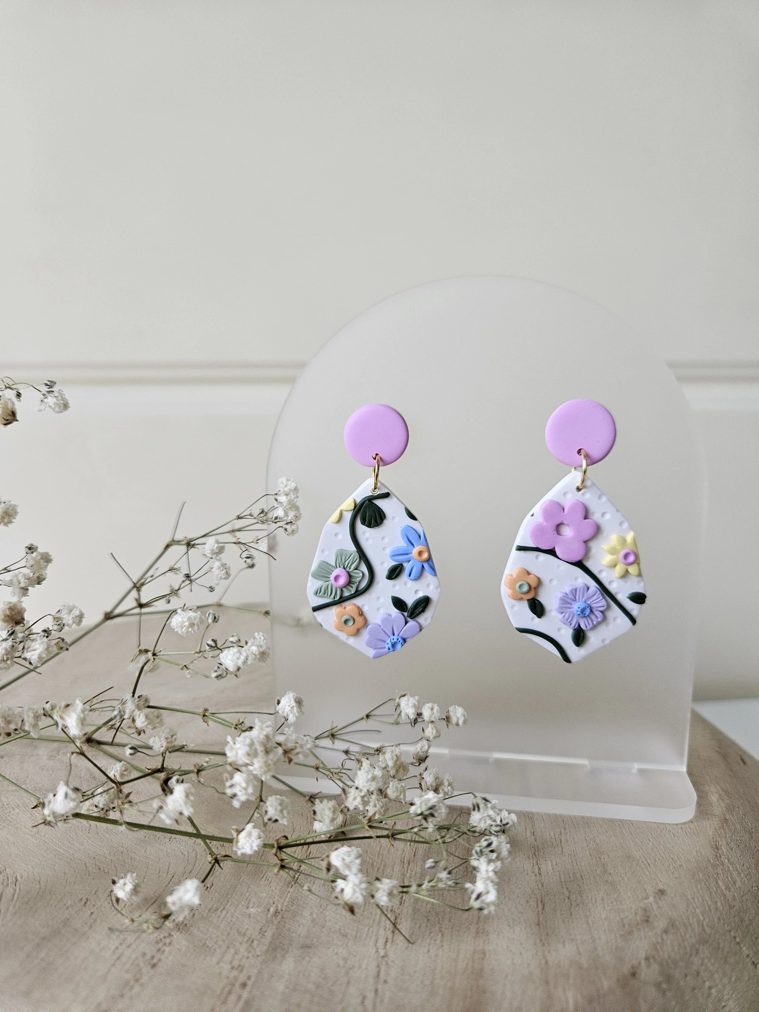 Onica Dangles in "Secret Garden"