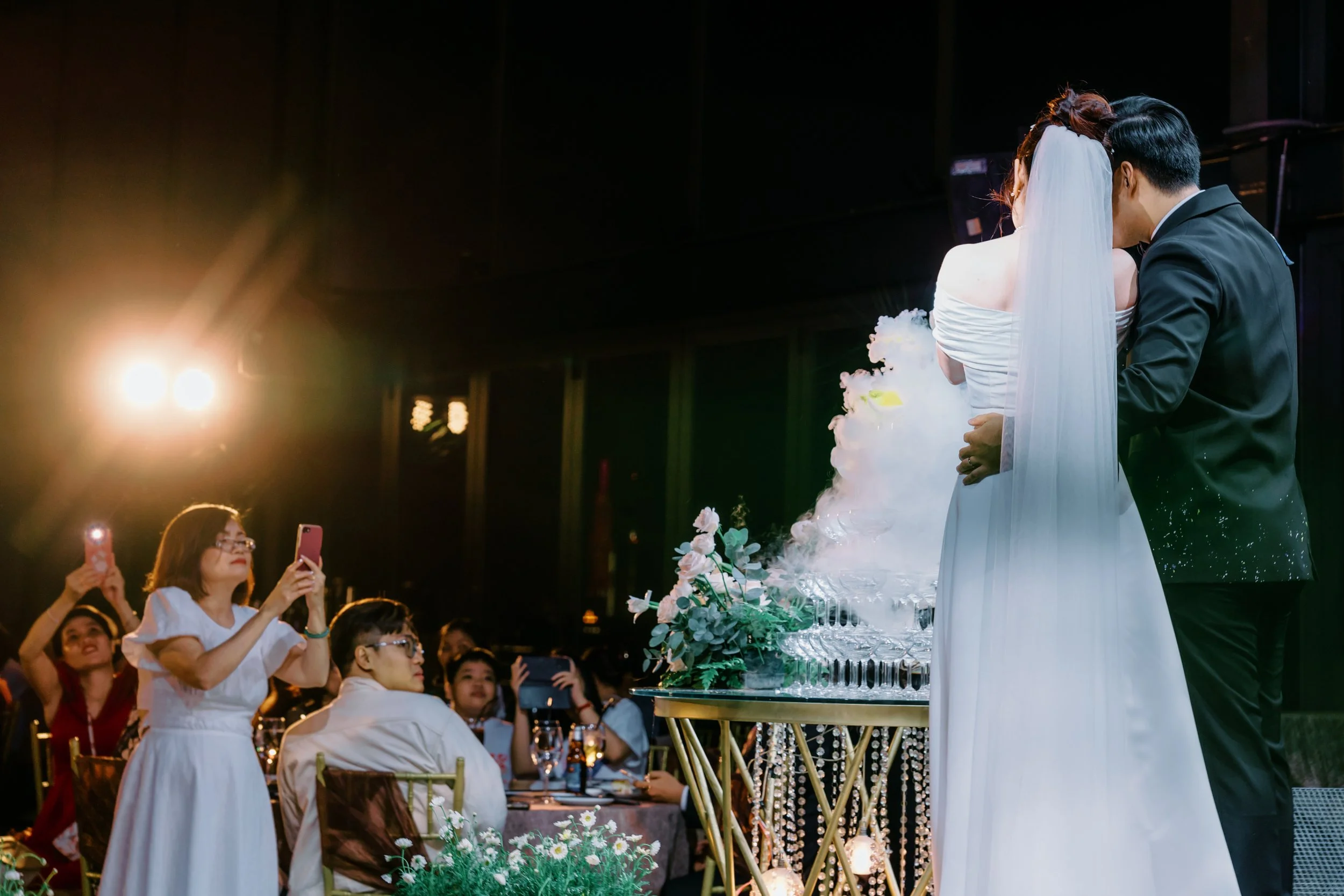 Thương & Bách, Wedding Day in Sài Gòn — Pham Si Luan Photography (49)