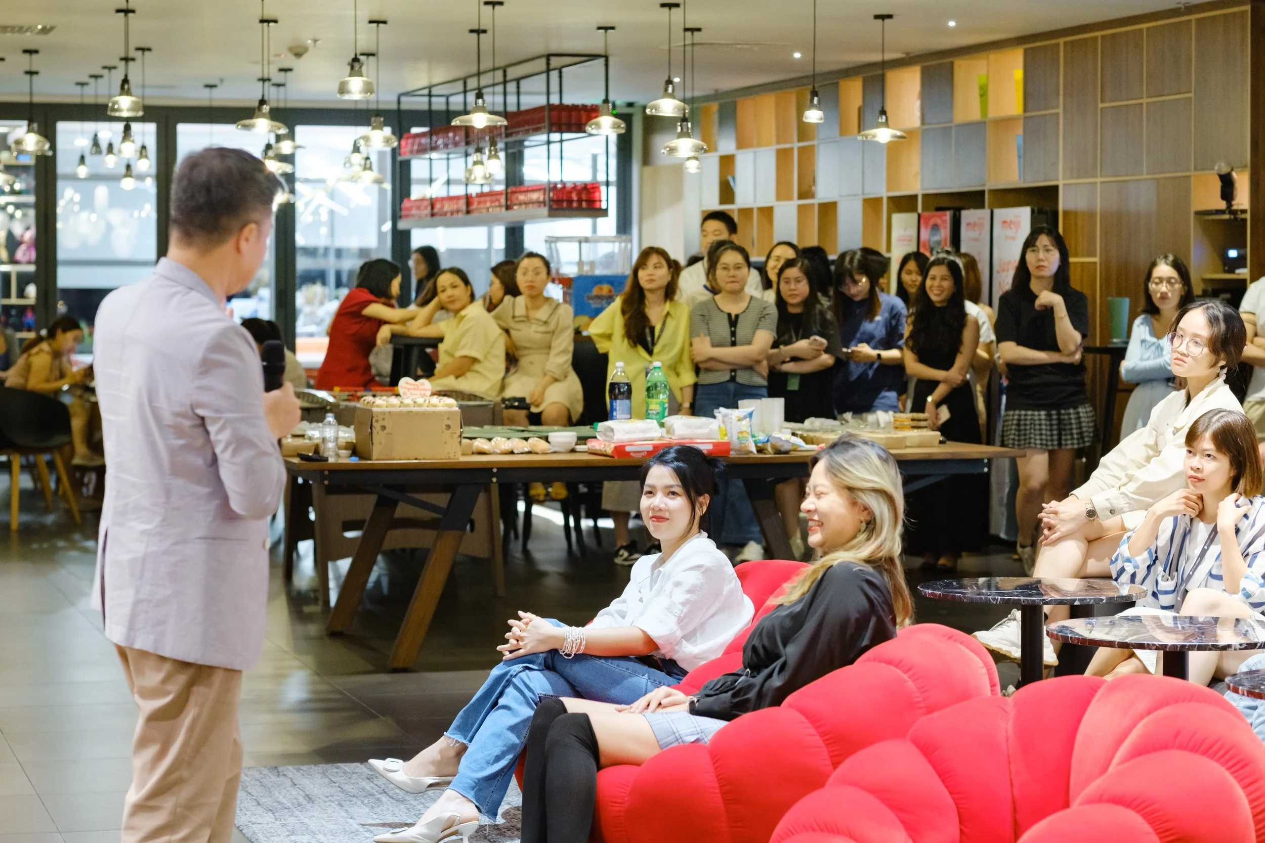 Town Hall Meeting PERSOLKELLY Vietnam — Pham Si Luan Photography (8)