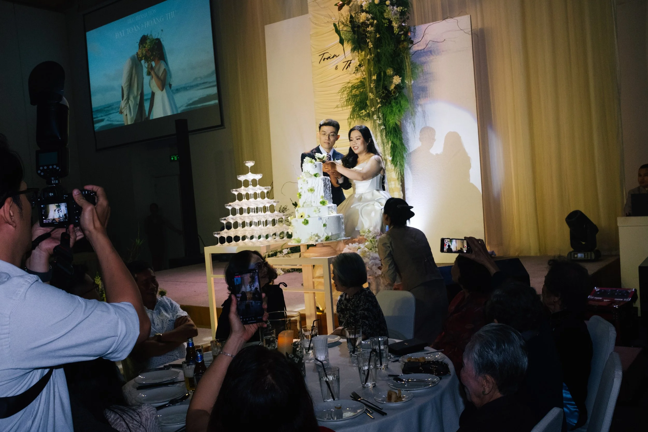 Thư & Toàn, Wedding Reception at White Palace — Pham Si Luan Photography (65)