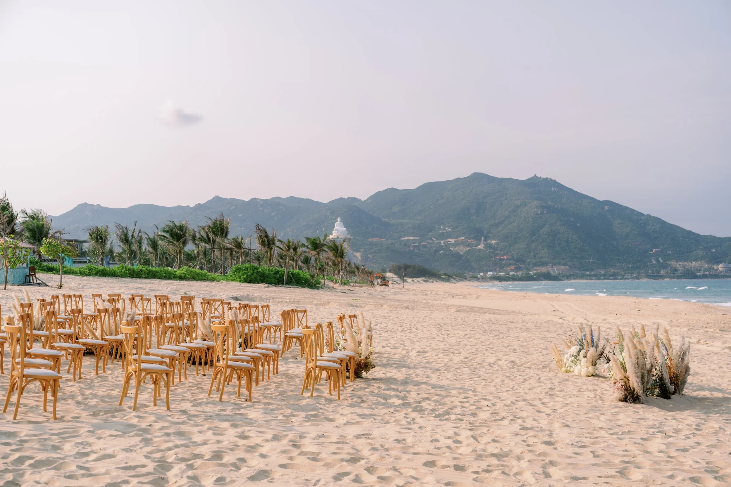 Thanh & Jo, Wedding Day in Quy Nhơn — Pham Si Luan Photography (63)