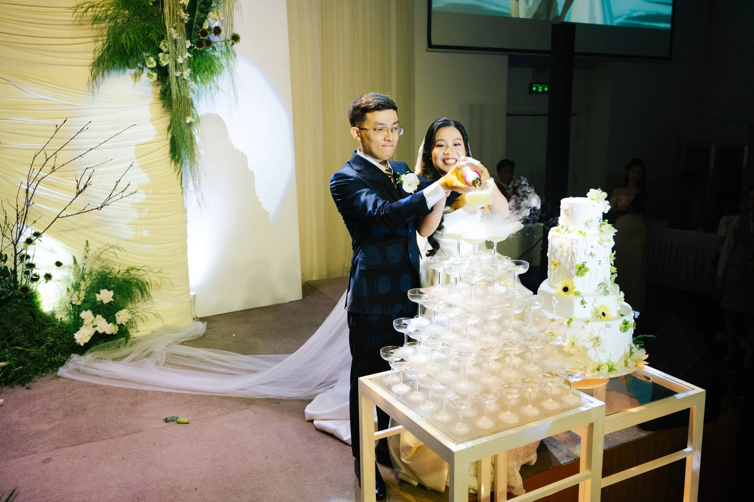 Thư & Toàn, Wedding Reception at White Palace — Pham Si Luan Photography (68)