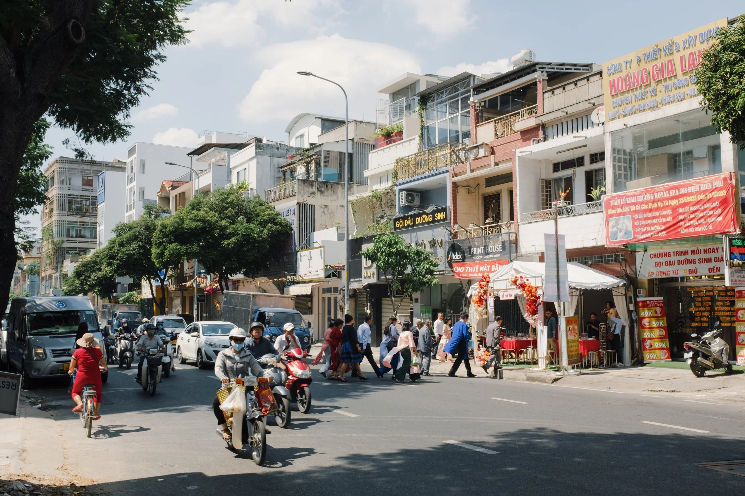 Vy & Phúc, Wedding Day in Sài Gòn — Pham Si Luan Photography (66)